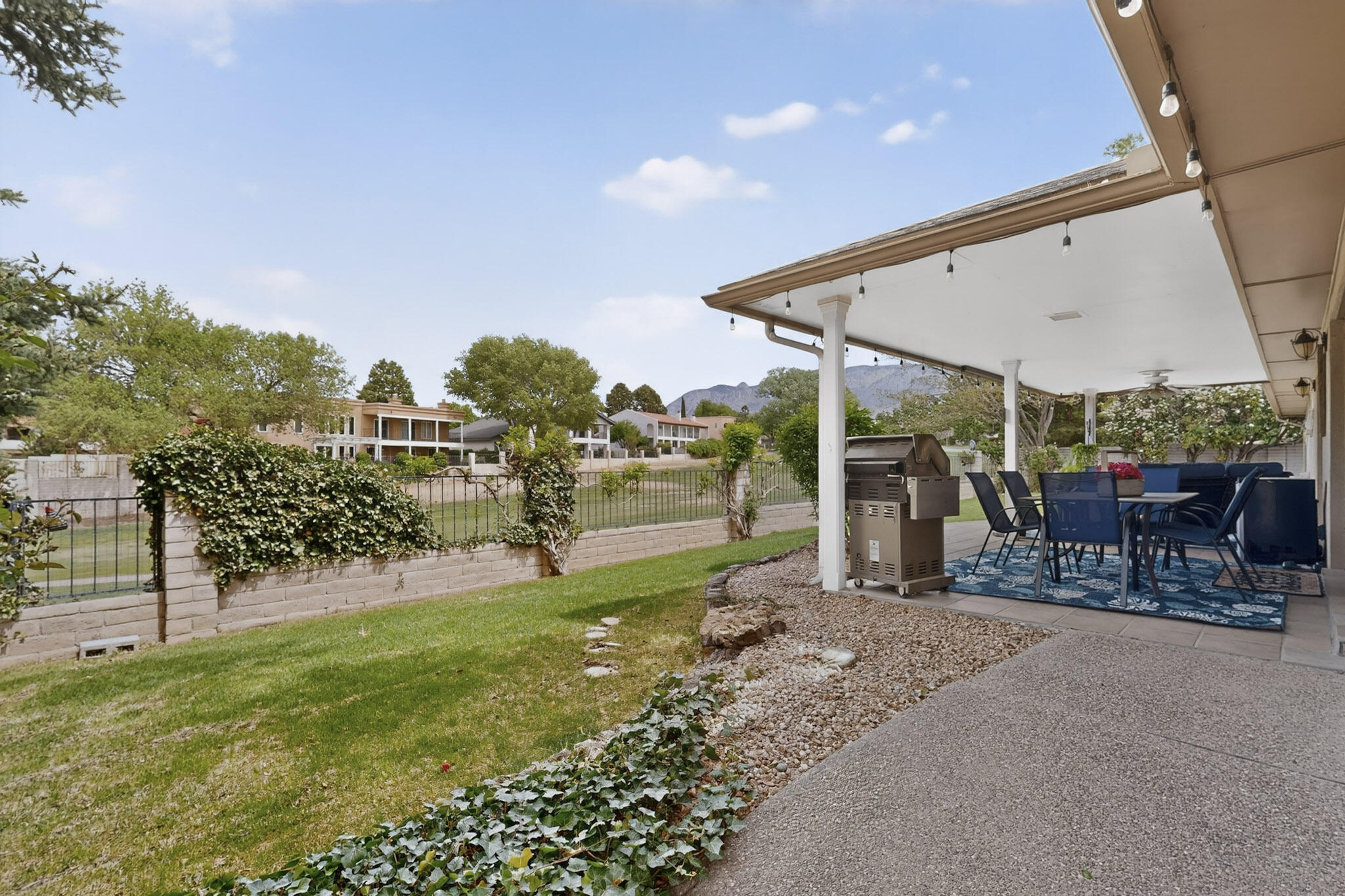 9405 Augusta Avenue NE