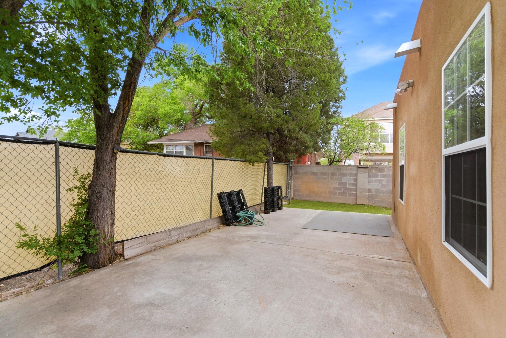 615 Keleher Avenue NW