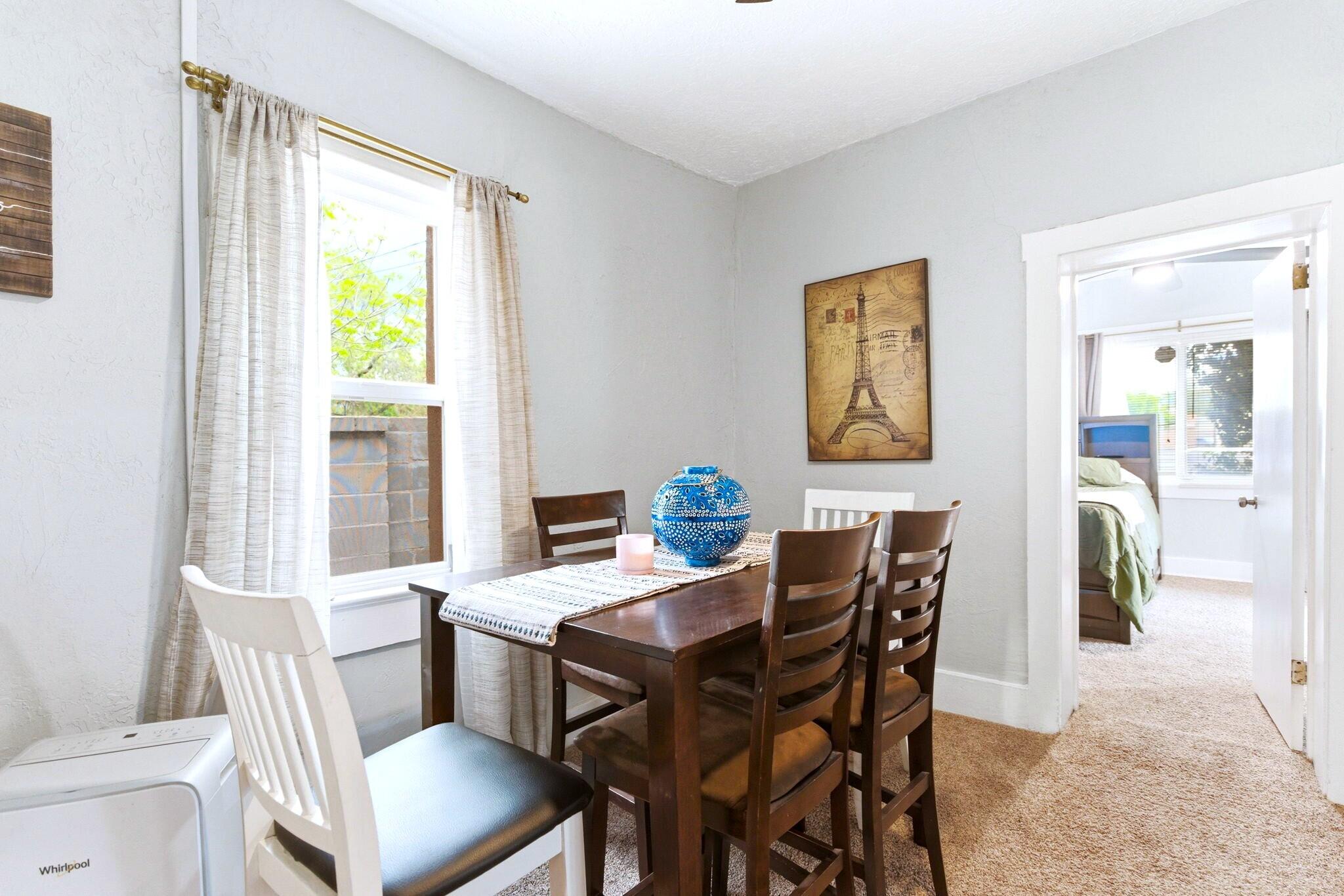 615 Keleher Avenue NW