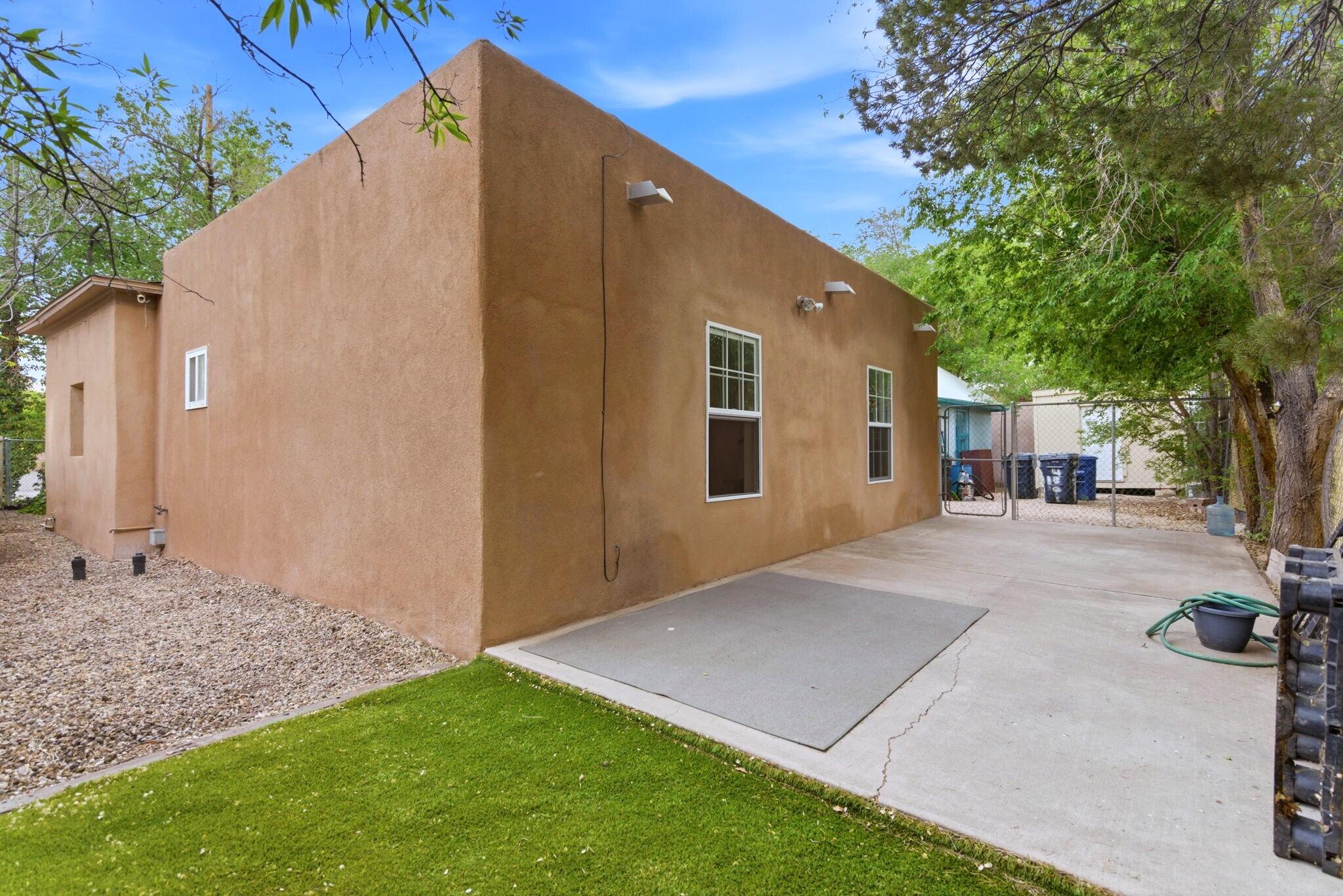 615 Keleher Avenue NW