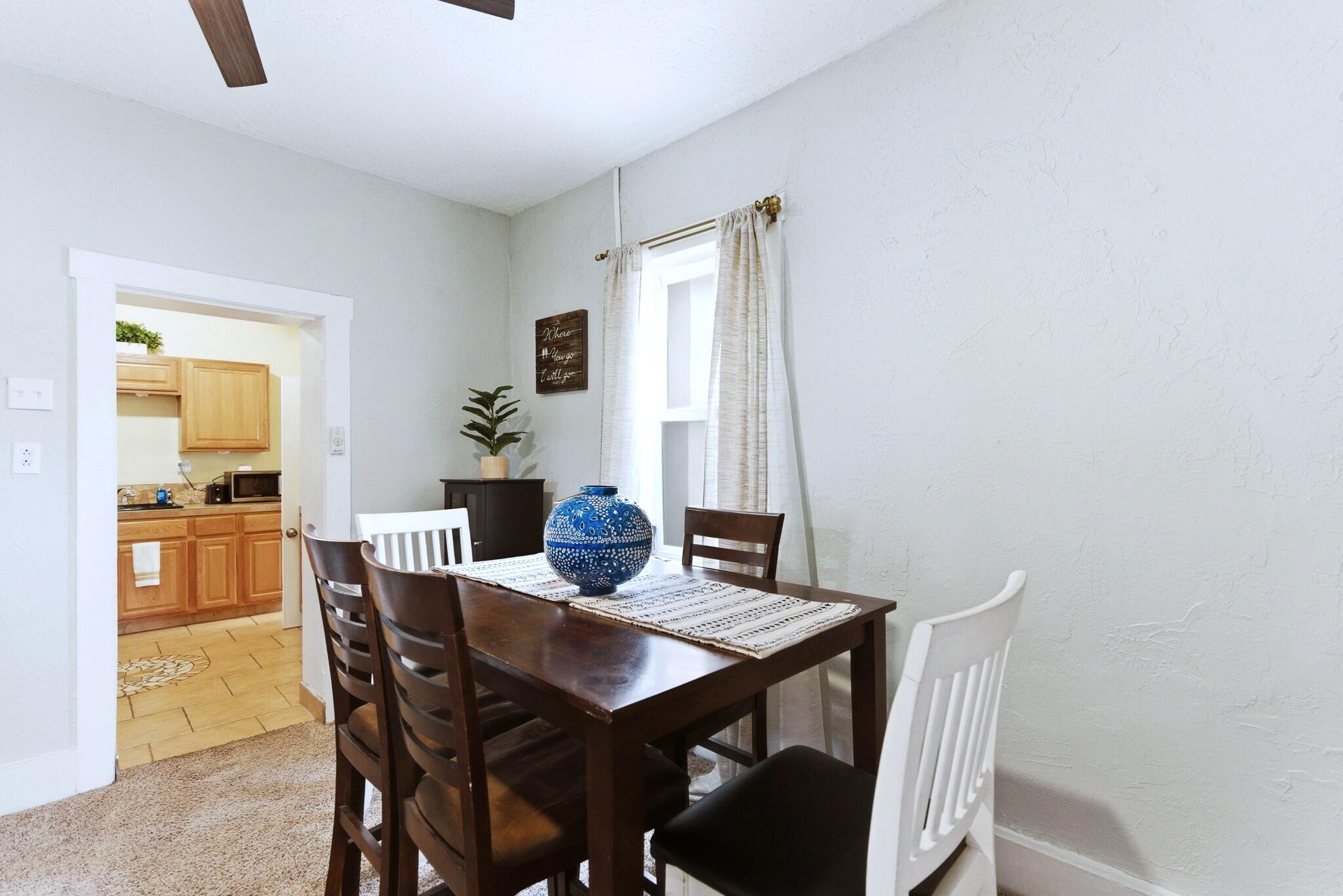 615 Keleher Avenue NW