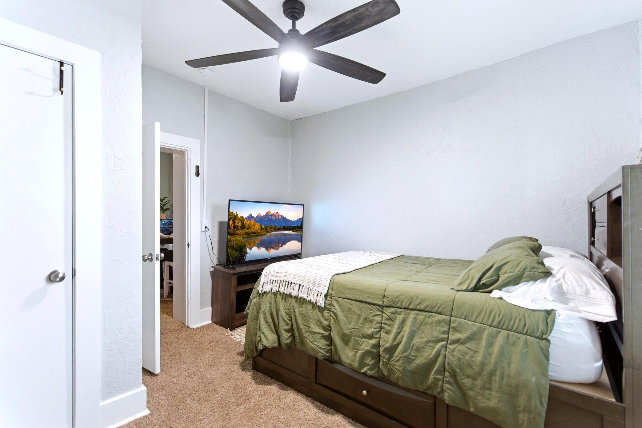 615 Keleher Avenue NW