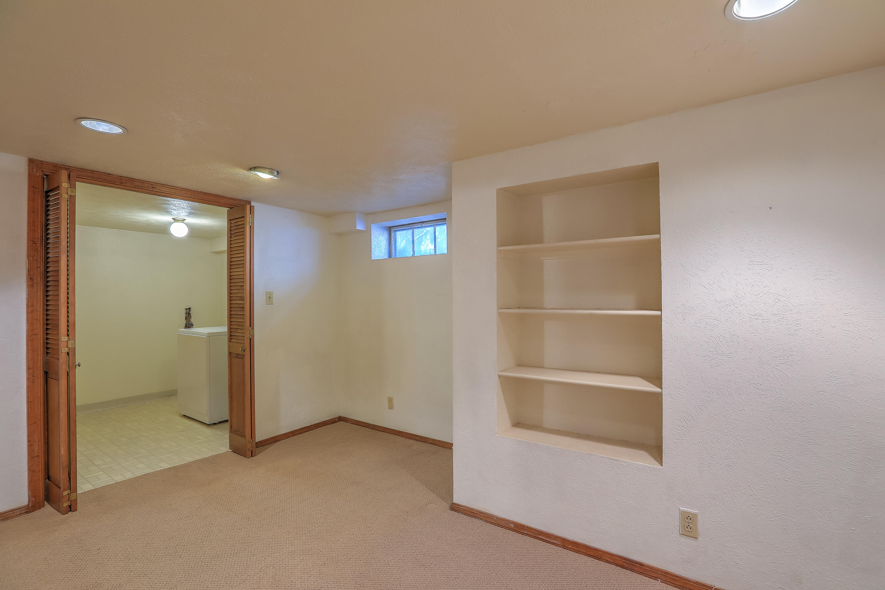 319 Richmond Drive SE