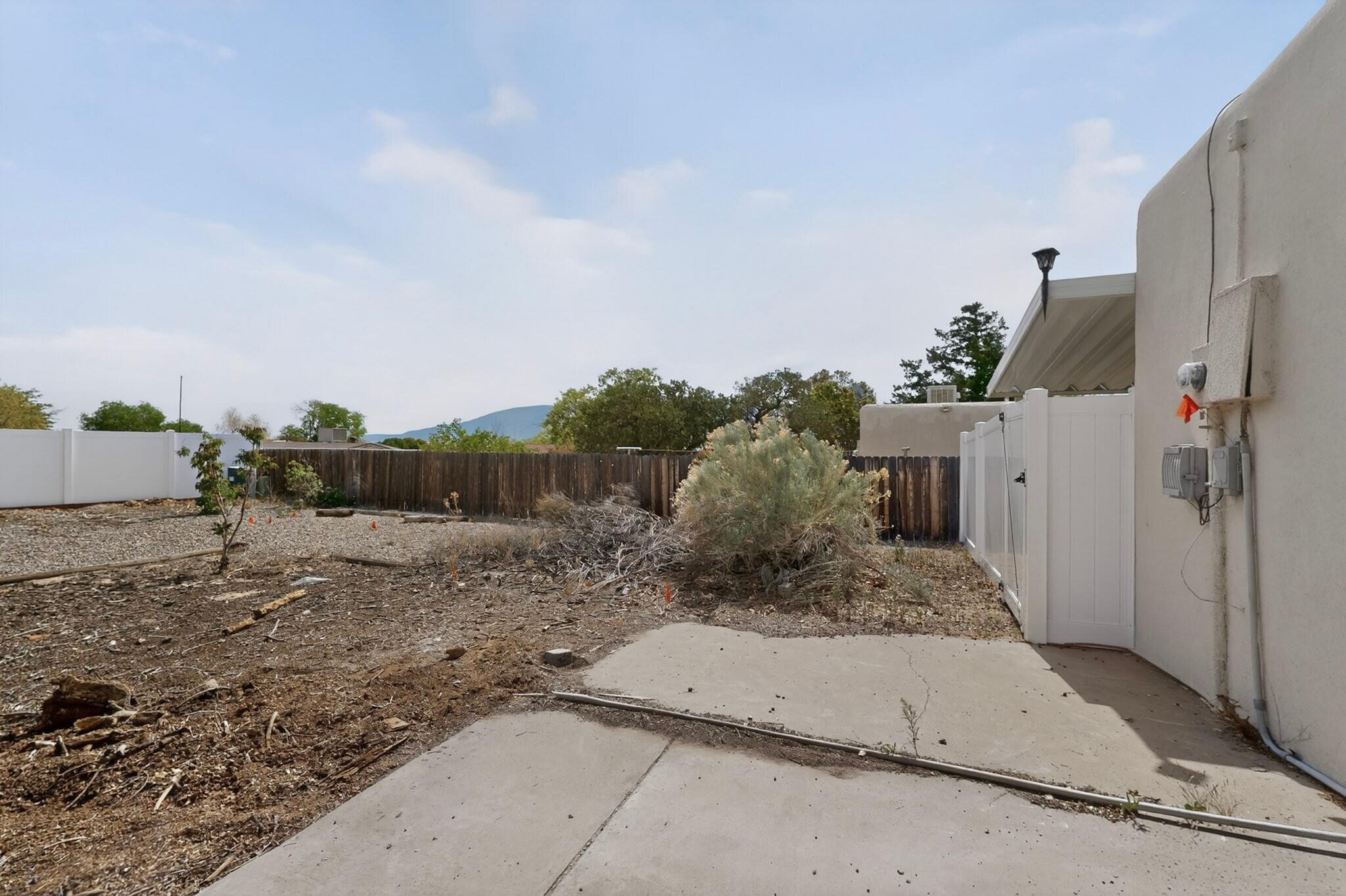4709 El Hachero Court SE