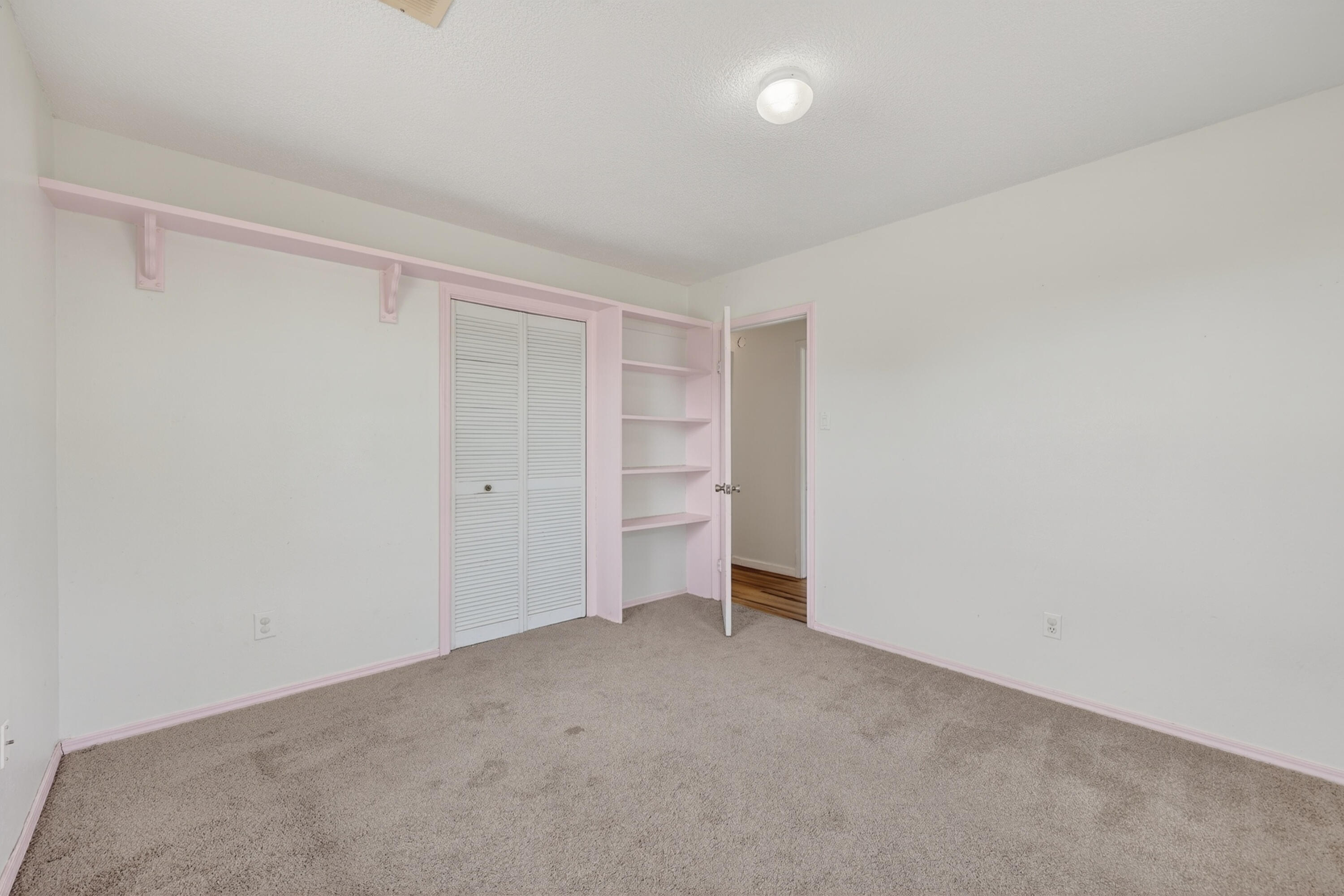 215 Holiday Street