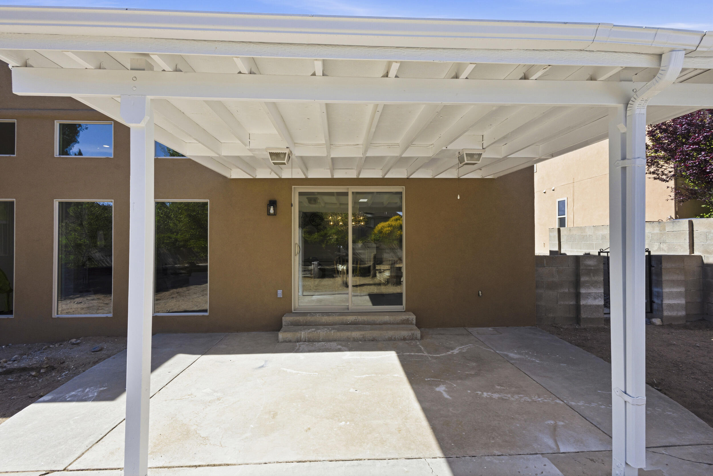 9520 Cargo Avenue NE