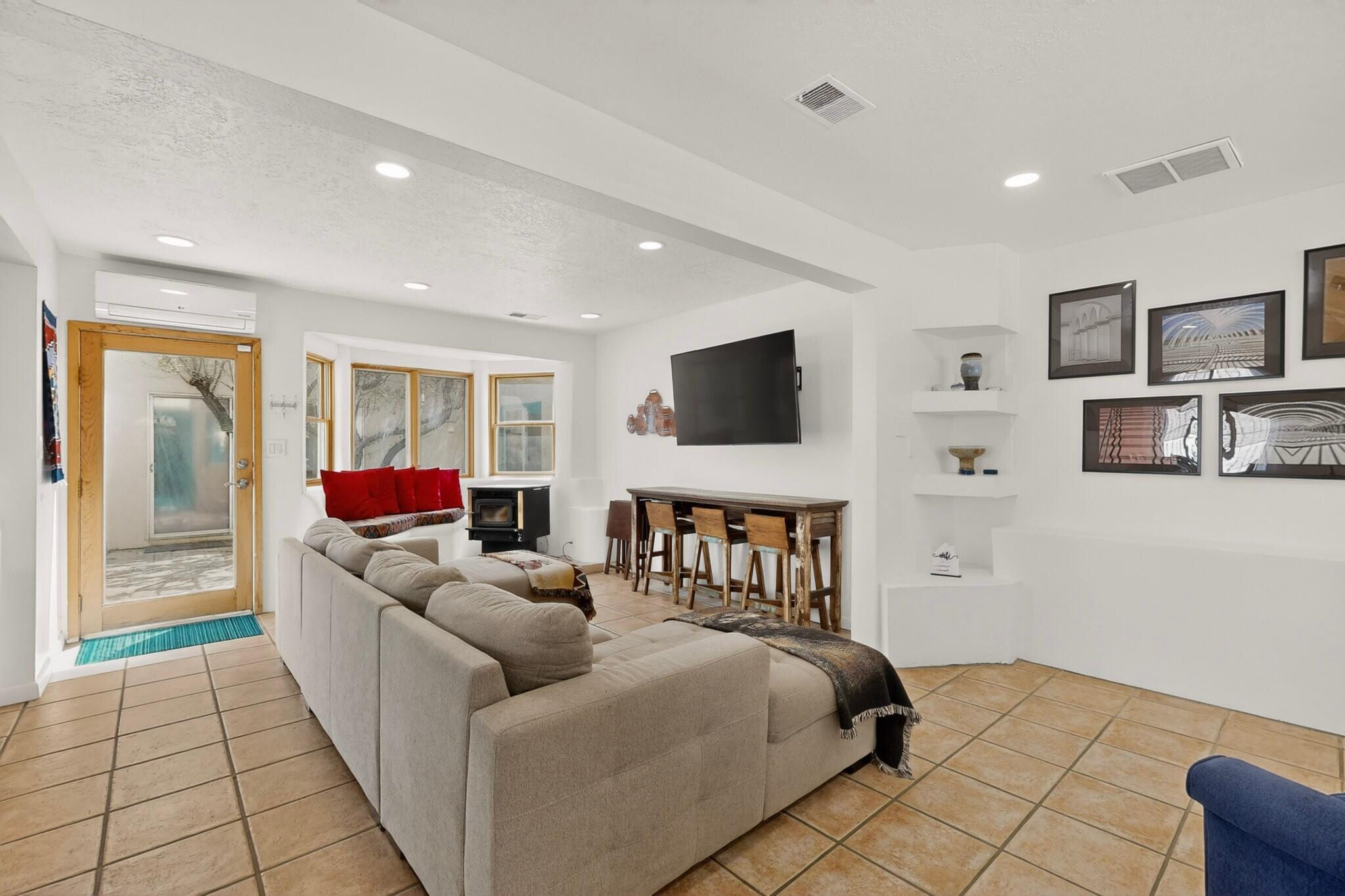 314 Manzano Street NE