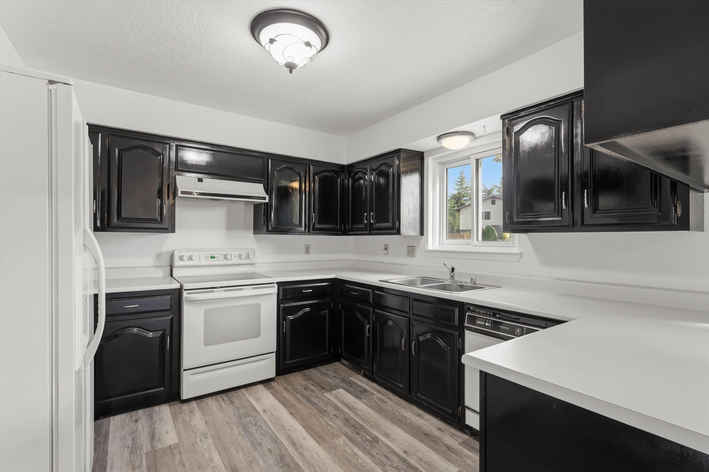 3216 Casa Bonita Drive NE