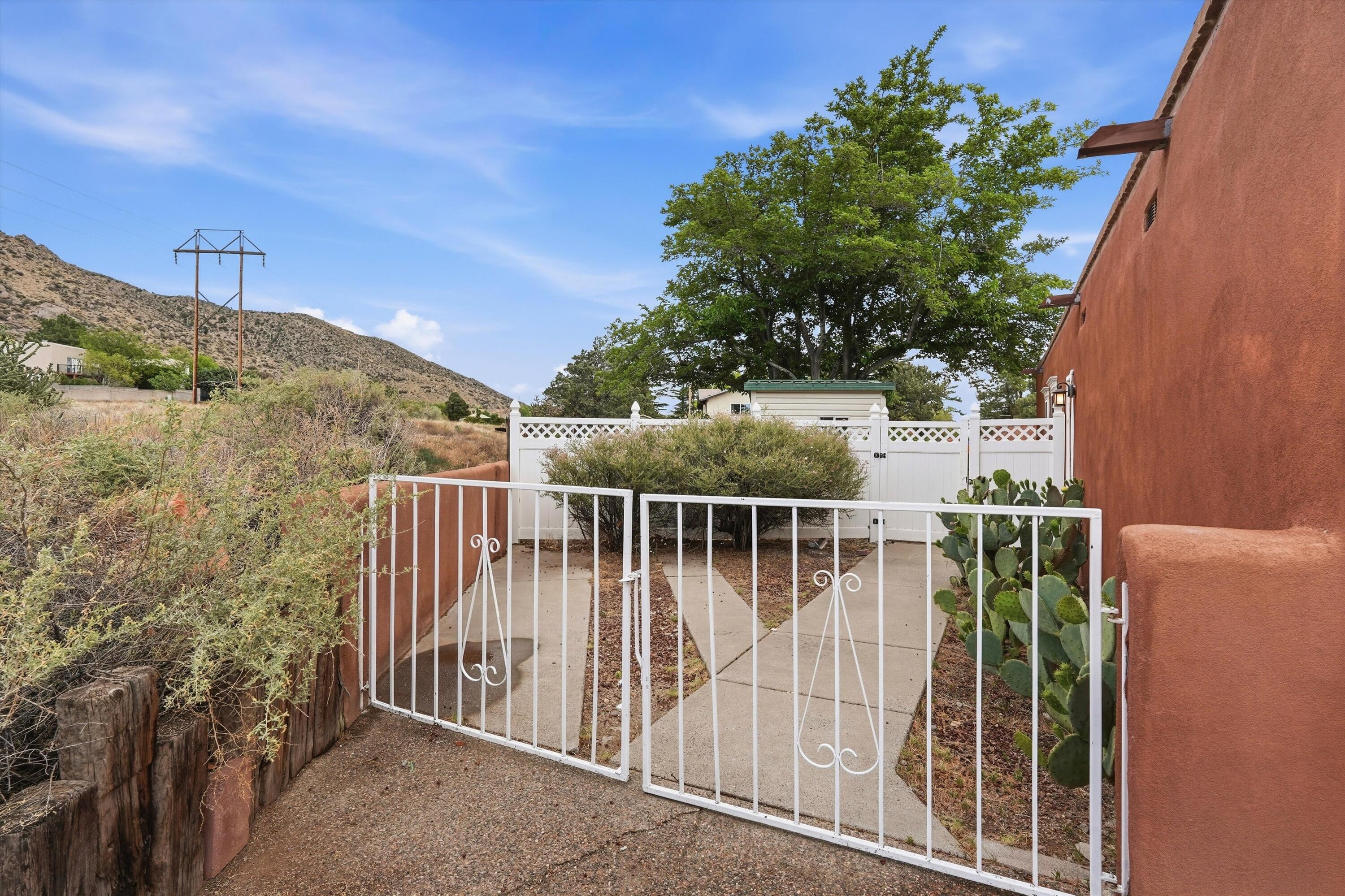 3216 Casa Bonita Drive NE