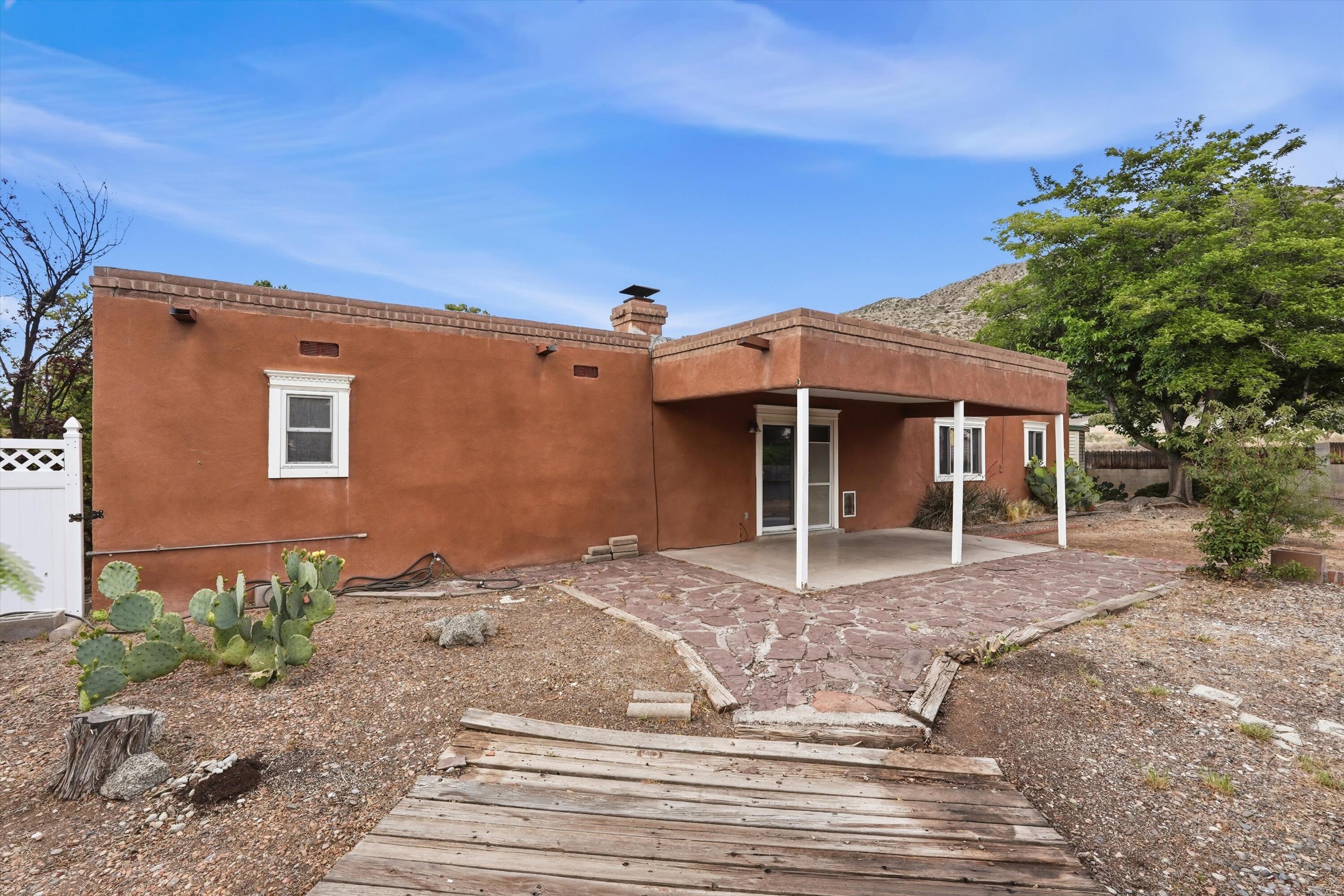 3216 Casa Bonita Drive NE