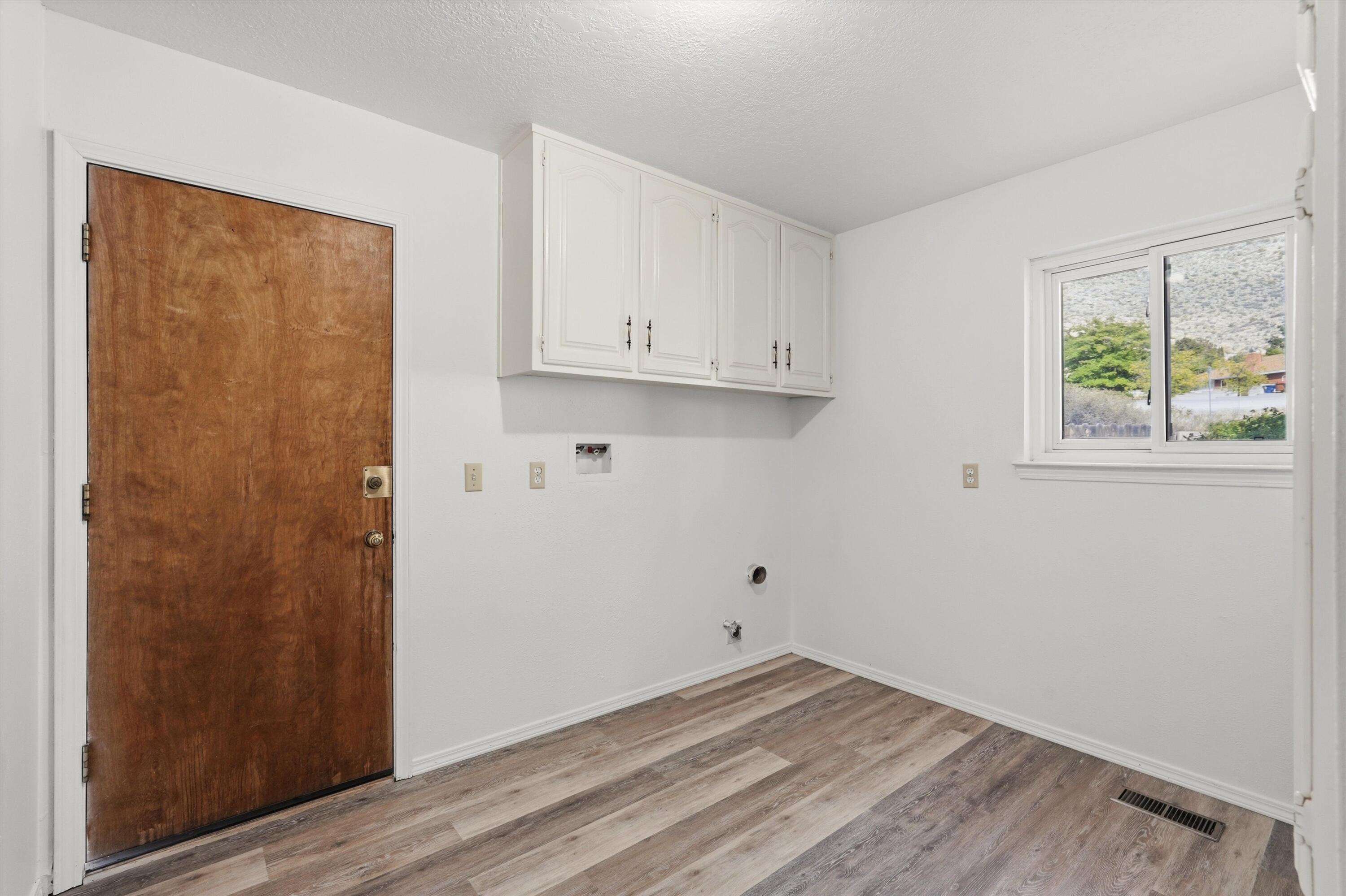 3216 Casa Bonita Drive NE