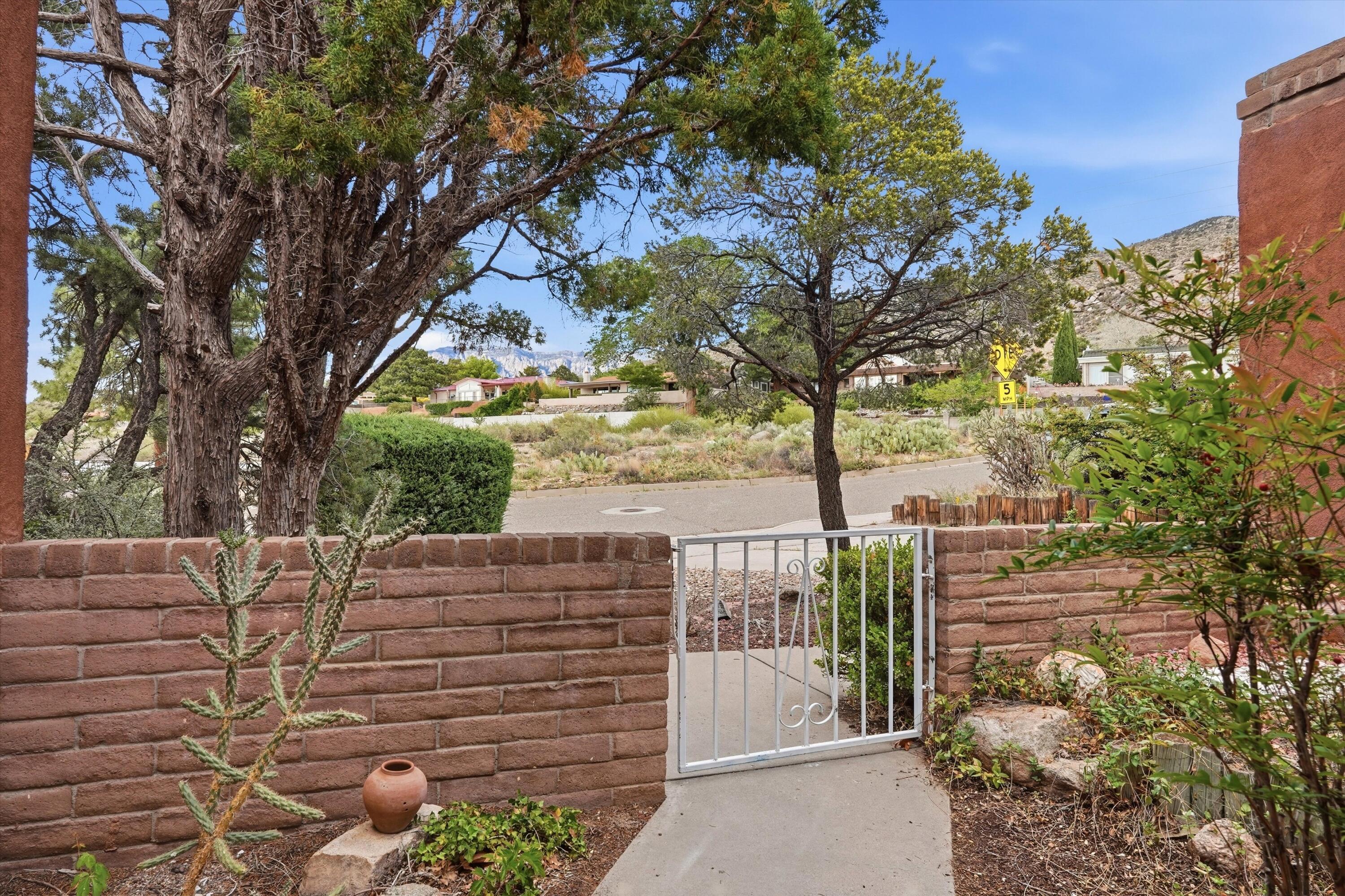 3216 Casa Bonita Drive NE