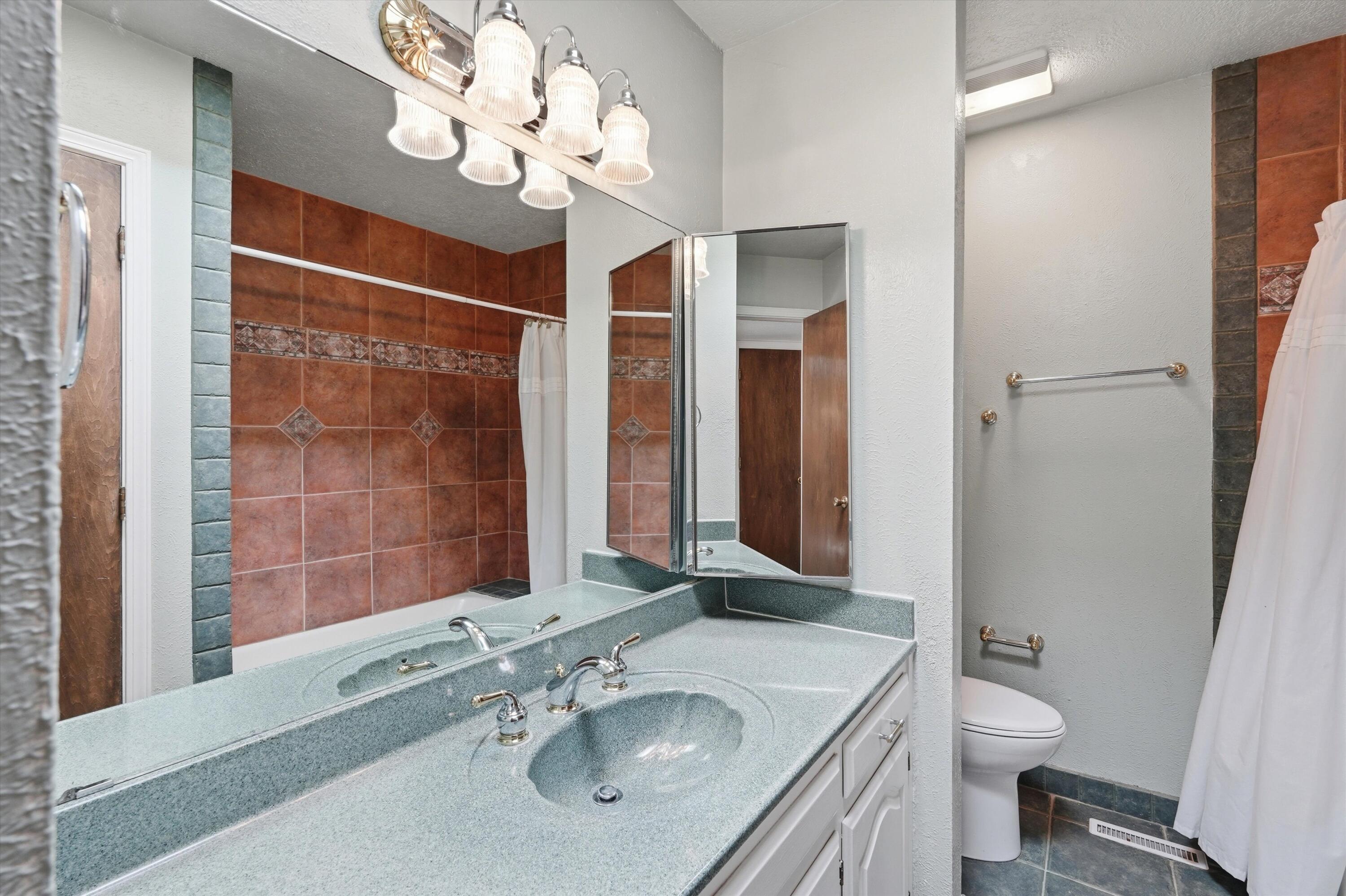 3216 Casa Bonita Drive NE