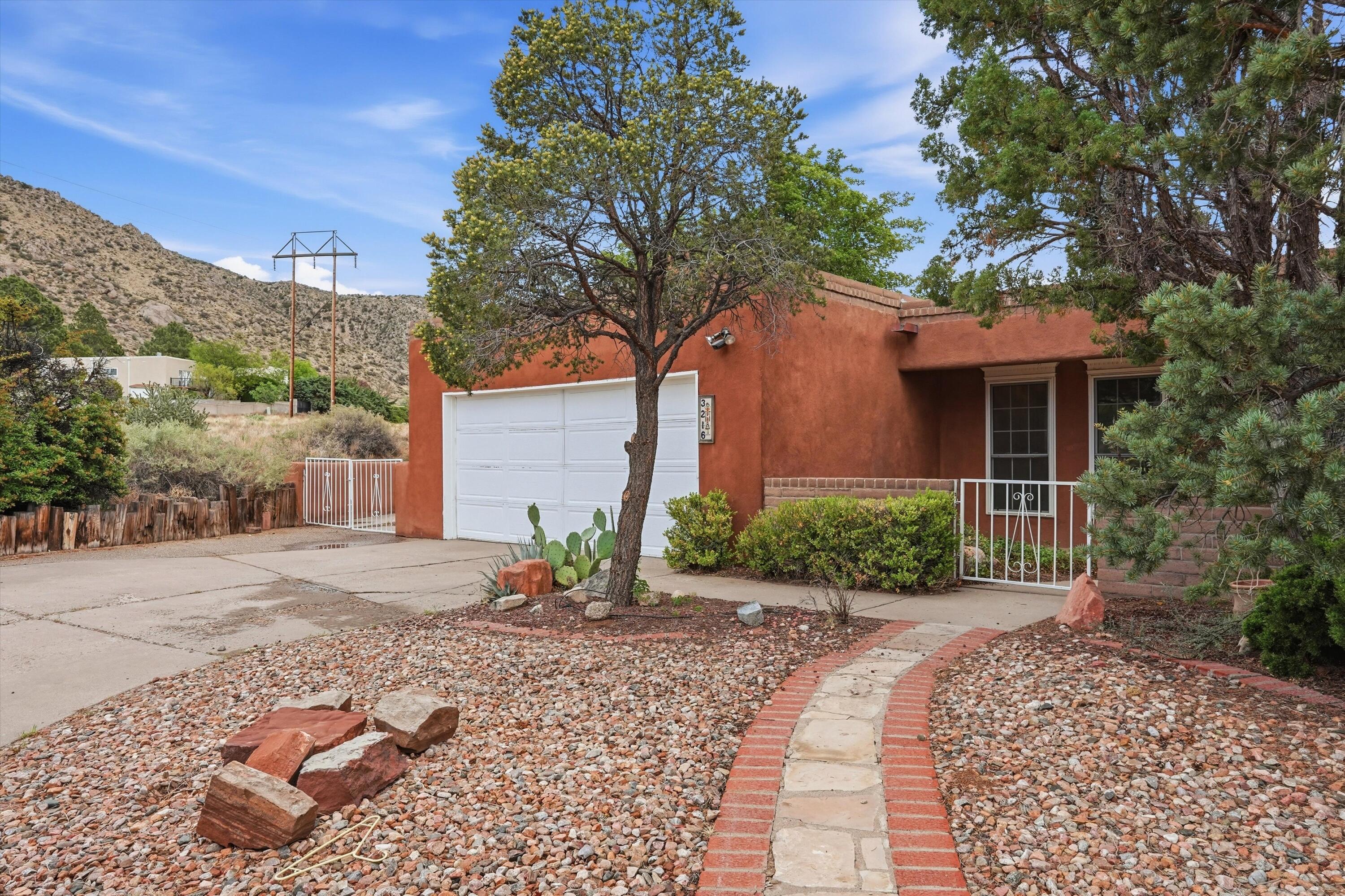 3216 Casa Bonita Drive NE
