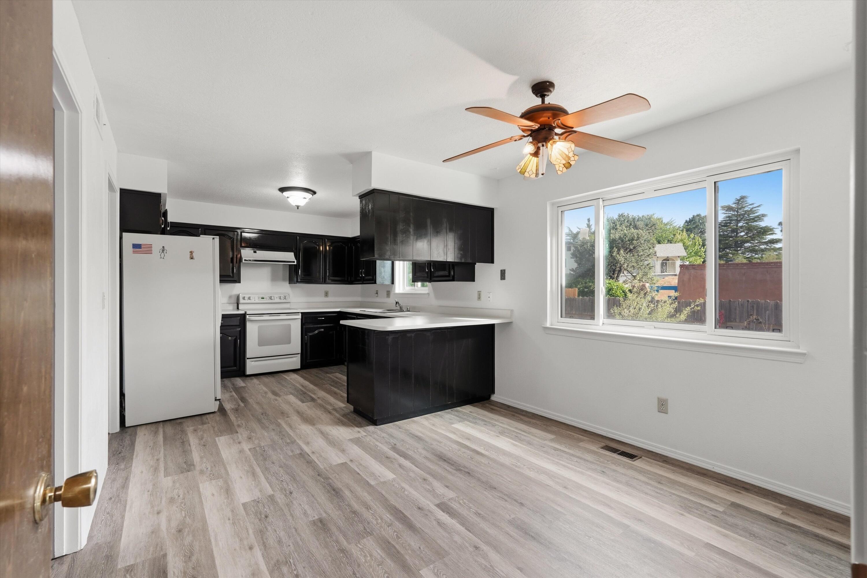 3216 Casa Bonita Drive NE