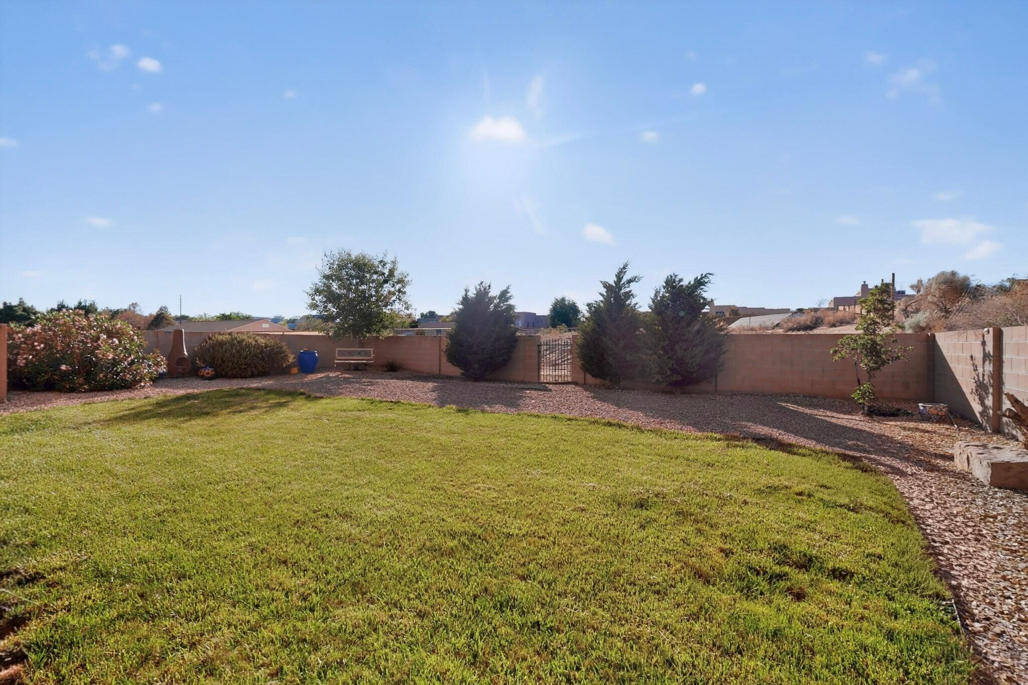 617 Monterrey Road NE