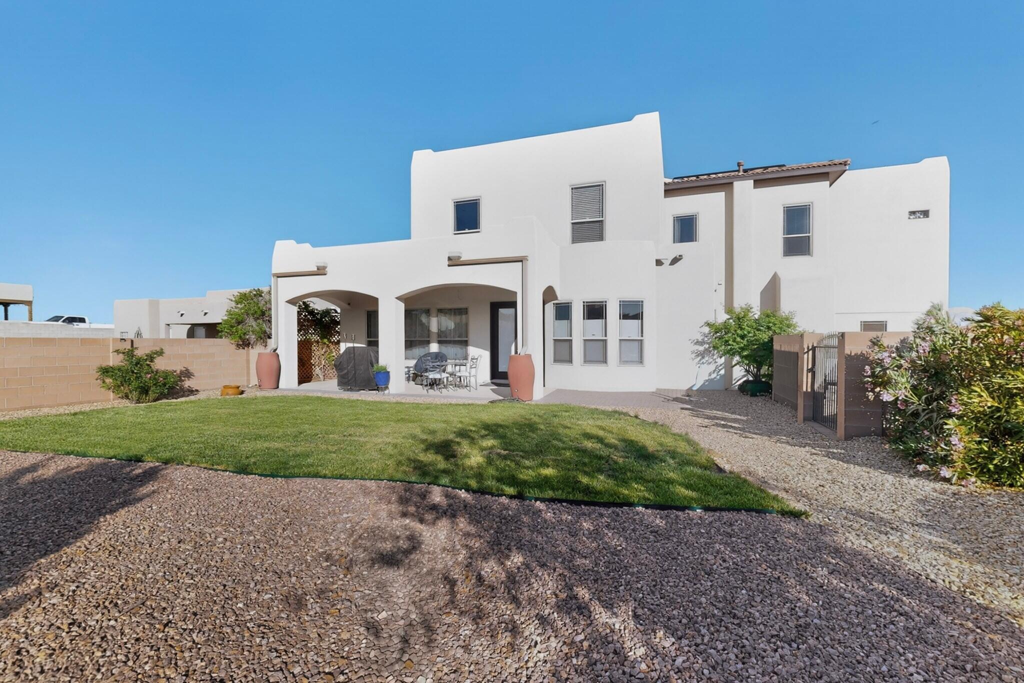 617 Monterrey Road NE