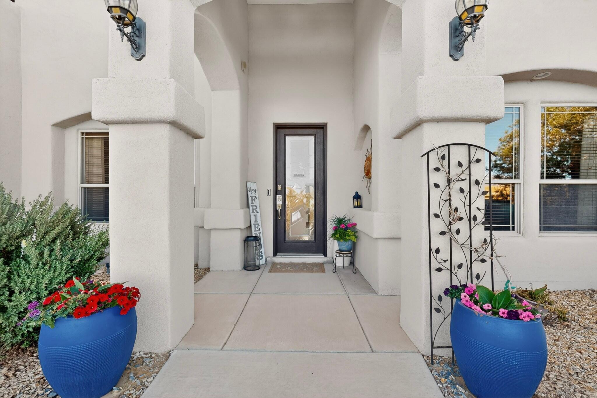 617 Monterrey Road NE