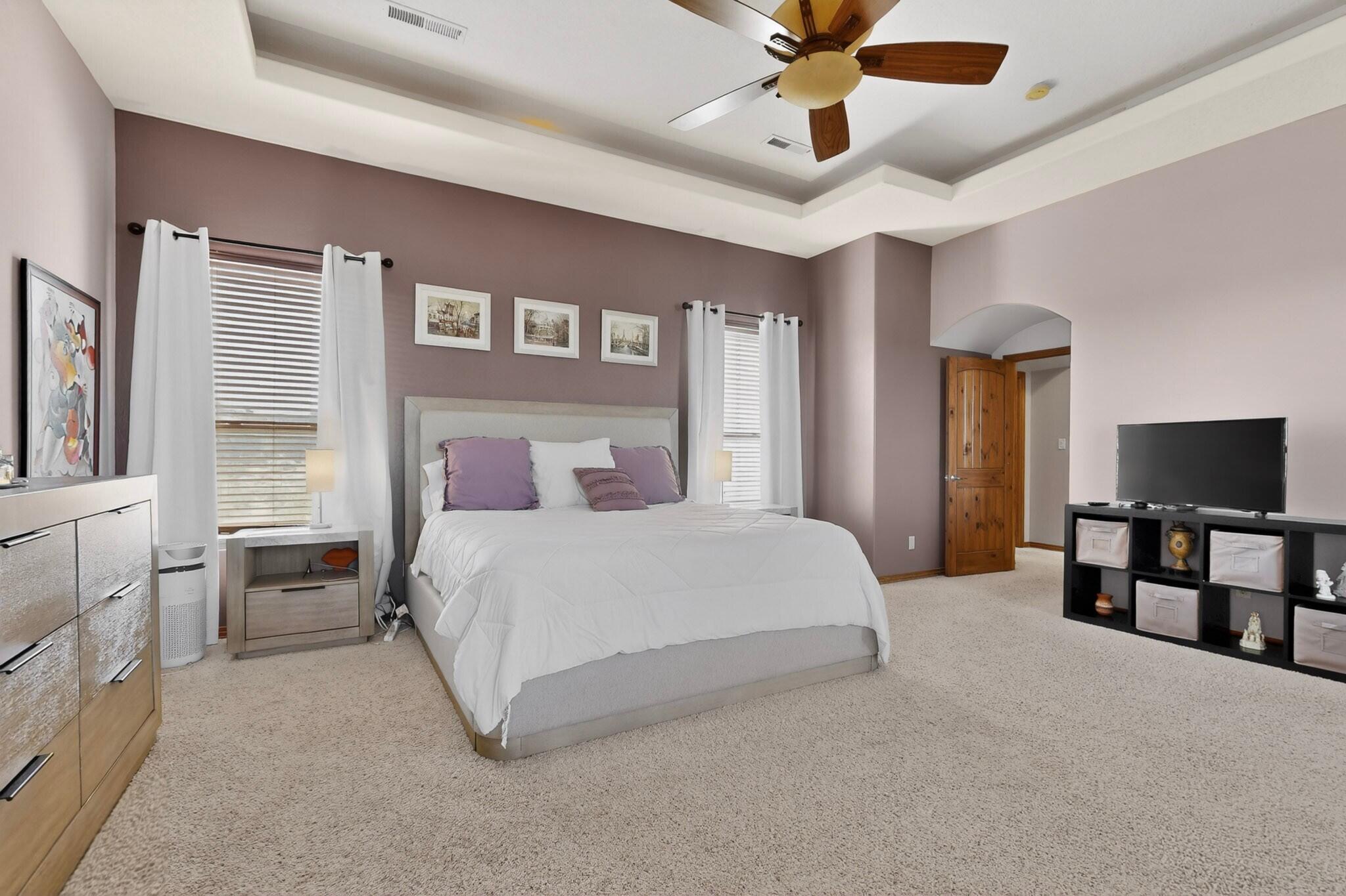 617 Monterrey Road NE