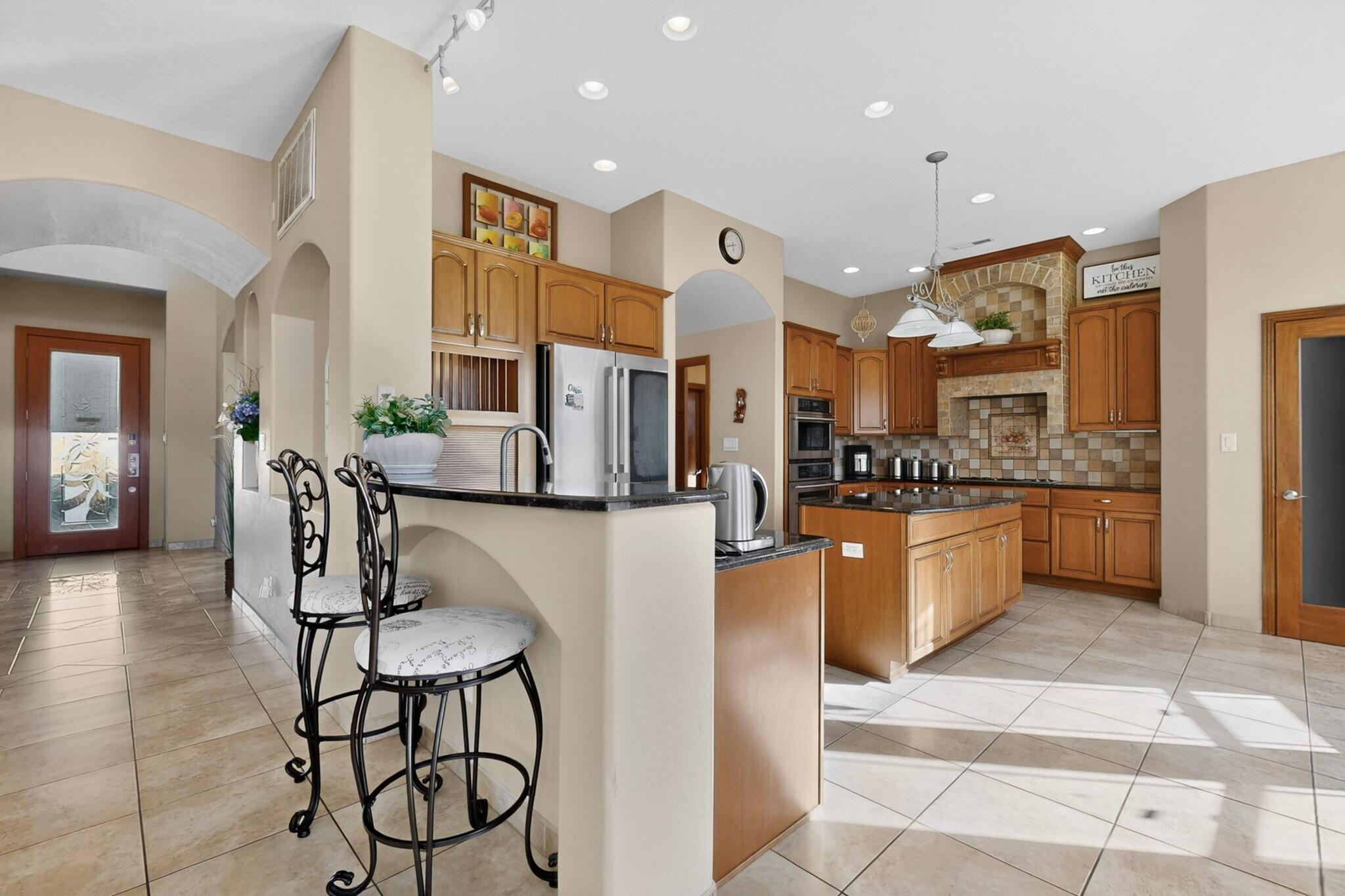 617 Monterrey Road NE
