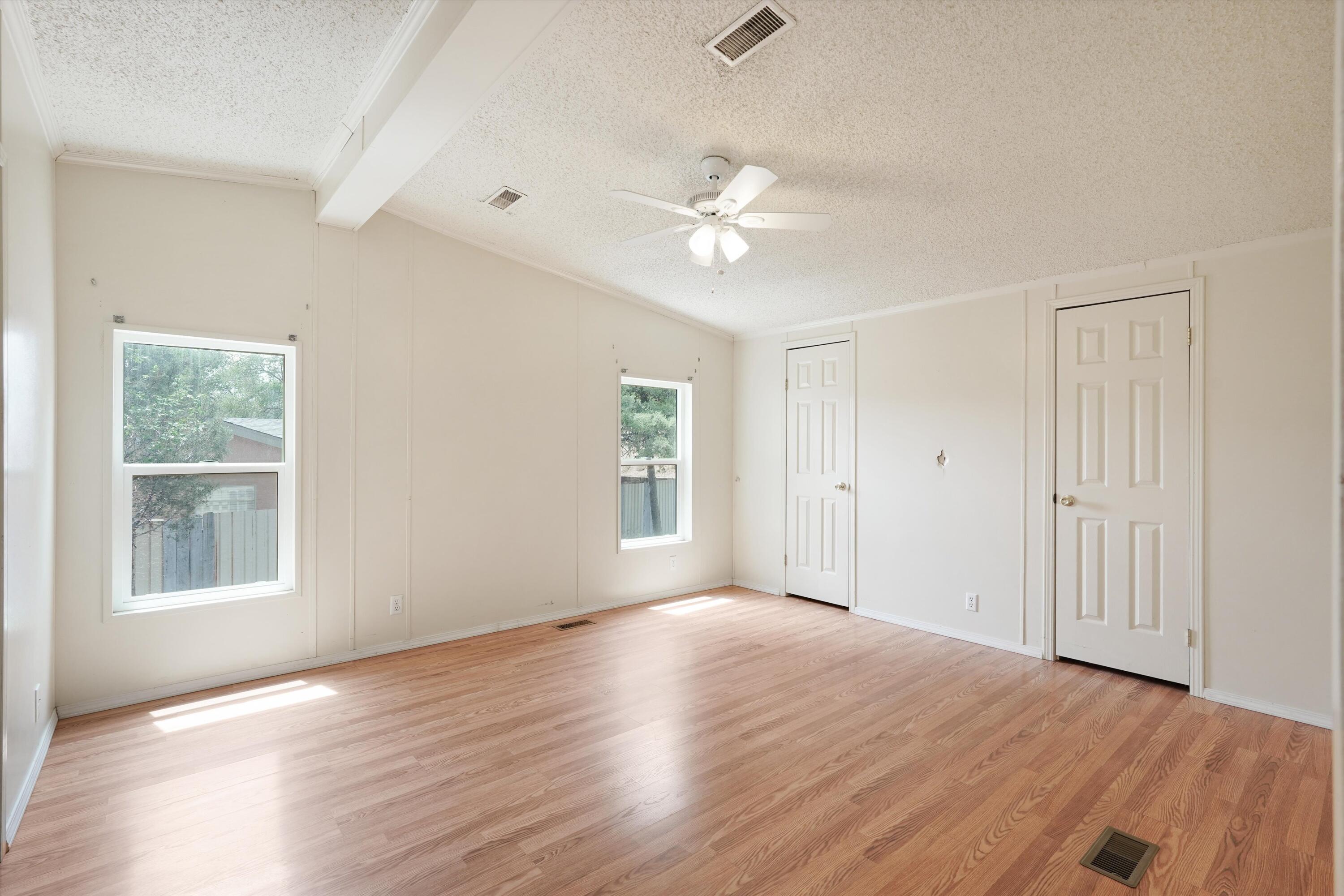 4 Whittier Place SE