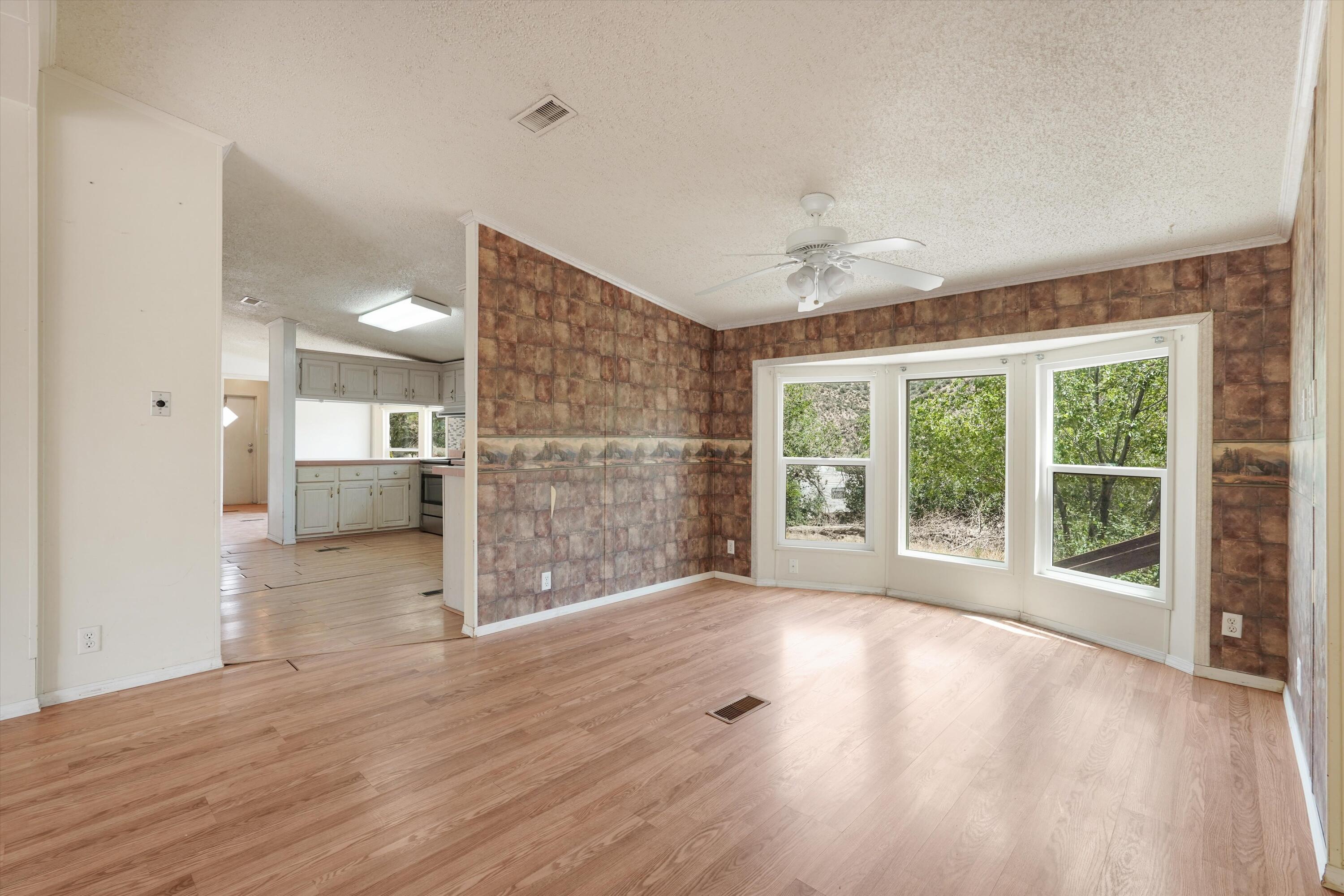 4 Whittier Place SE
