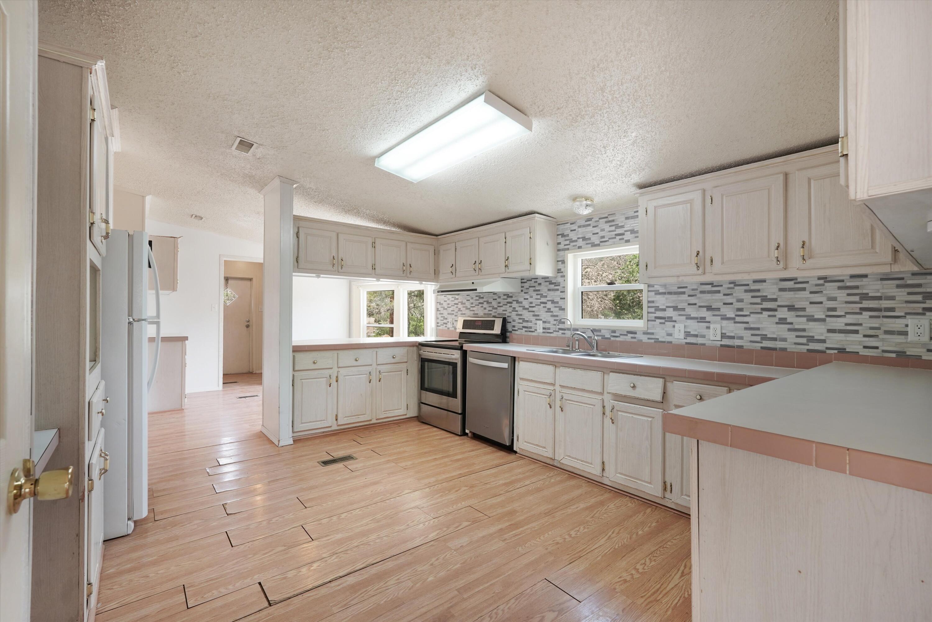 4 Whittier Place SE