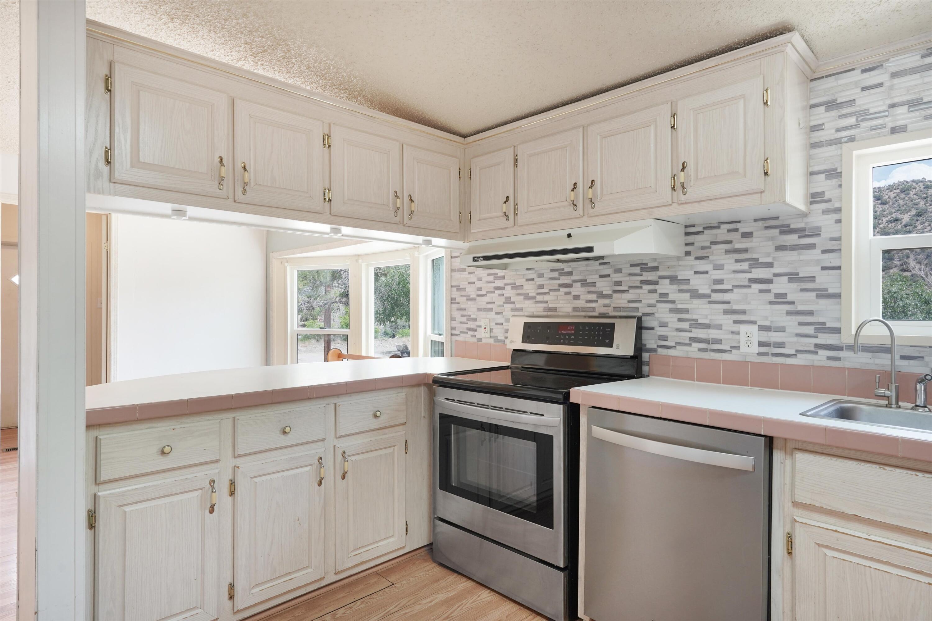 4 Whittier Place SE