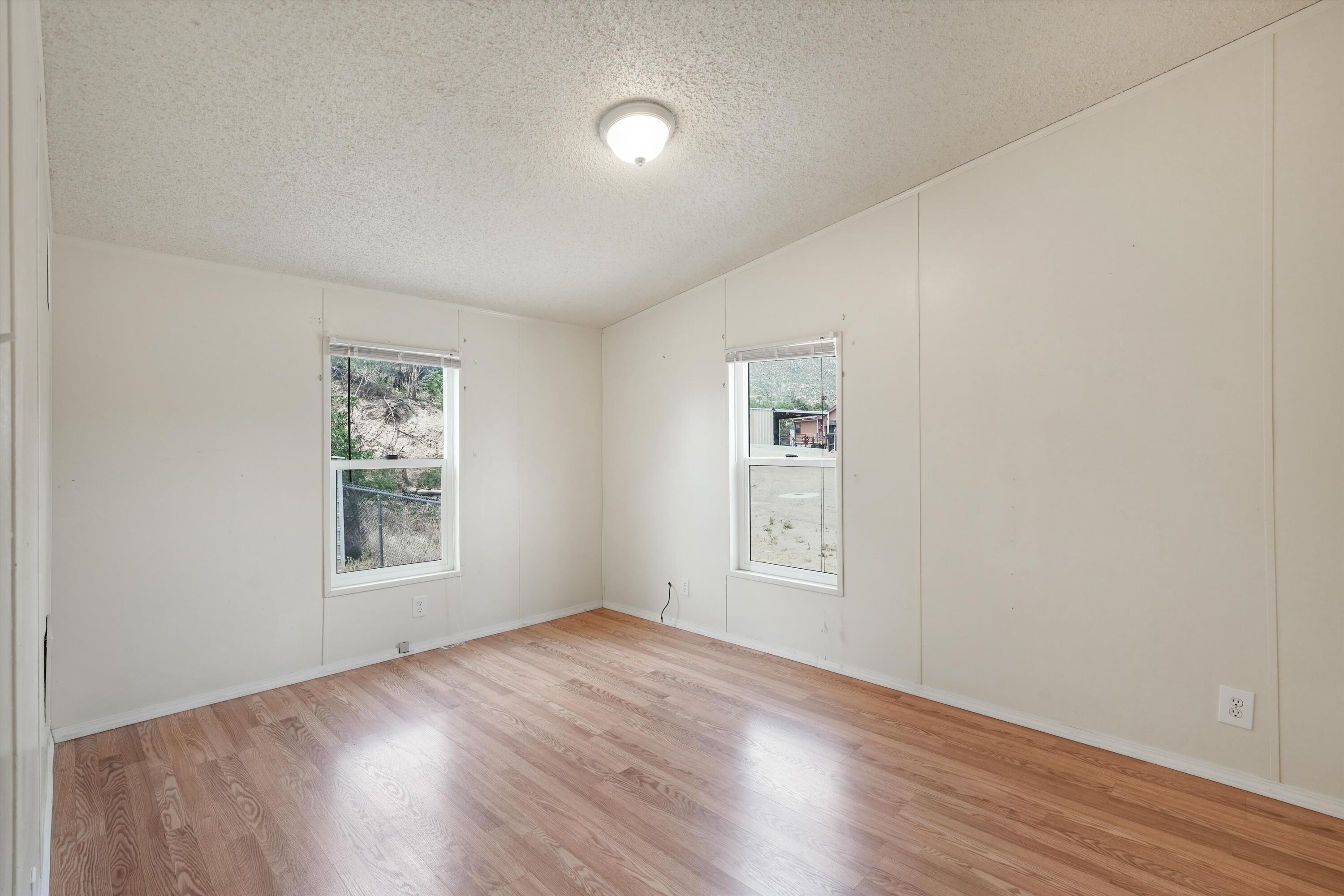 4 Whittier Place SE