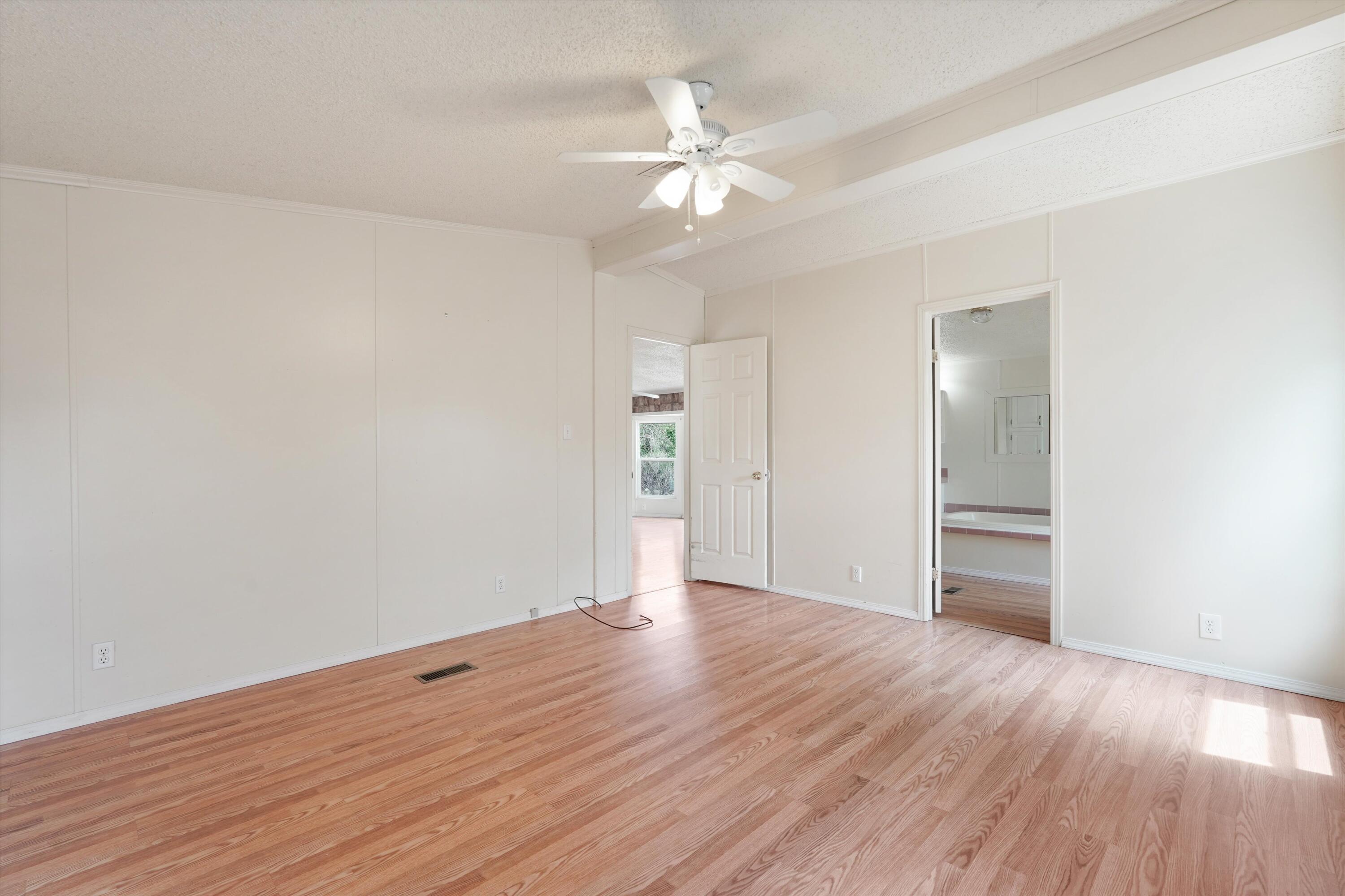 4 Whittier Place SE