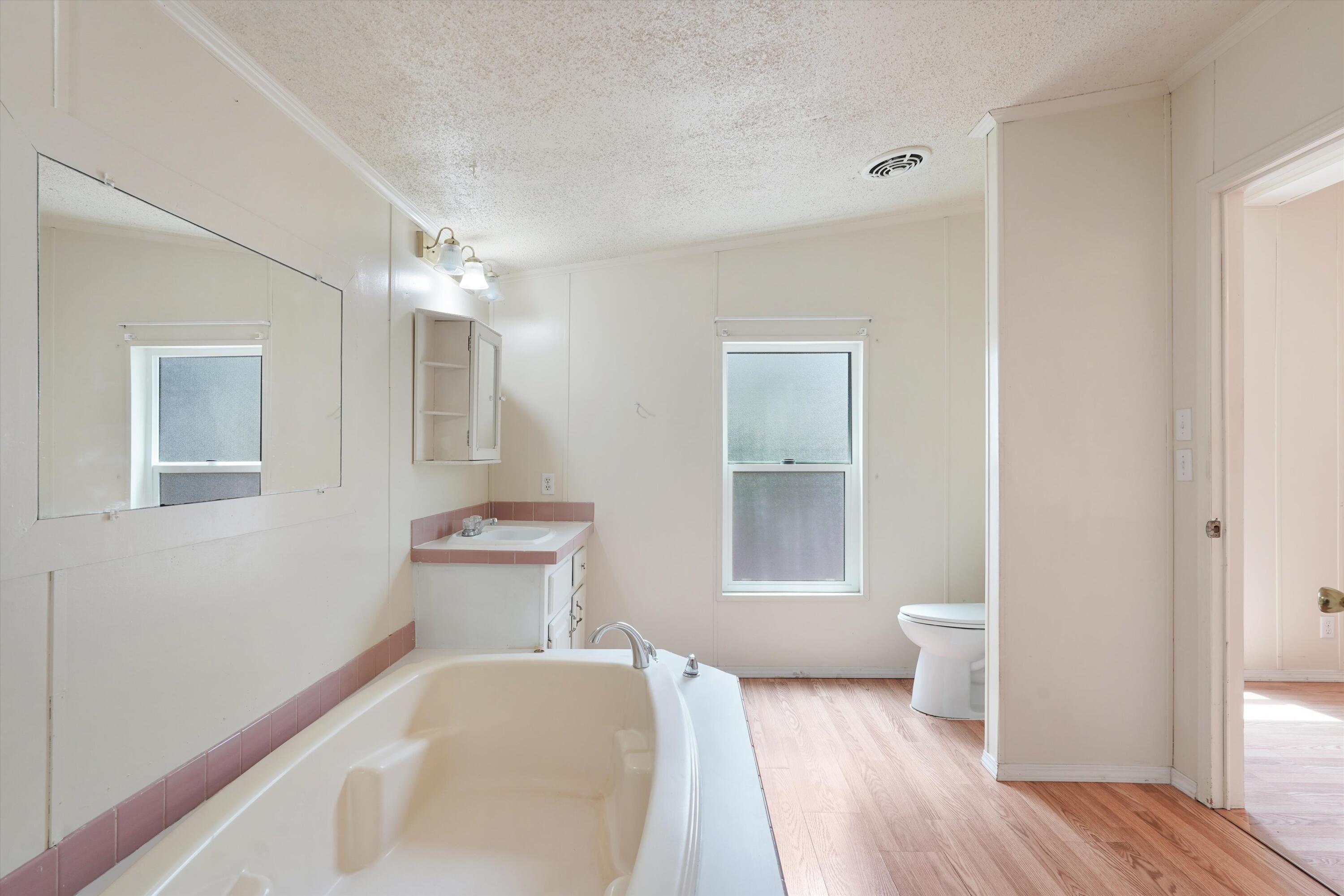 4 Whittier Place SE