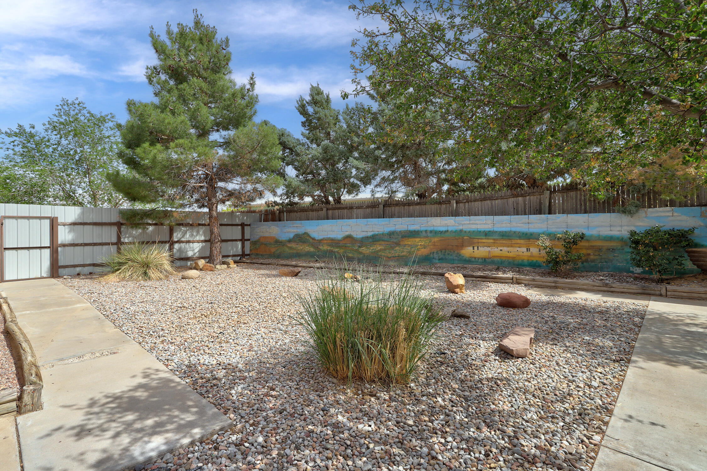 832 Foraker Road SE