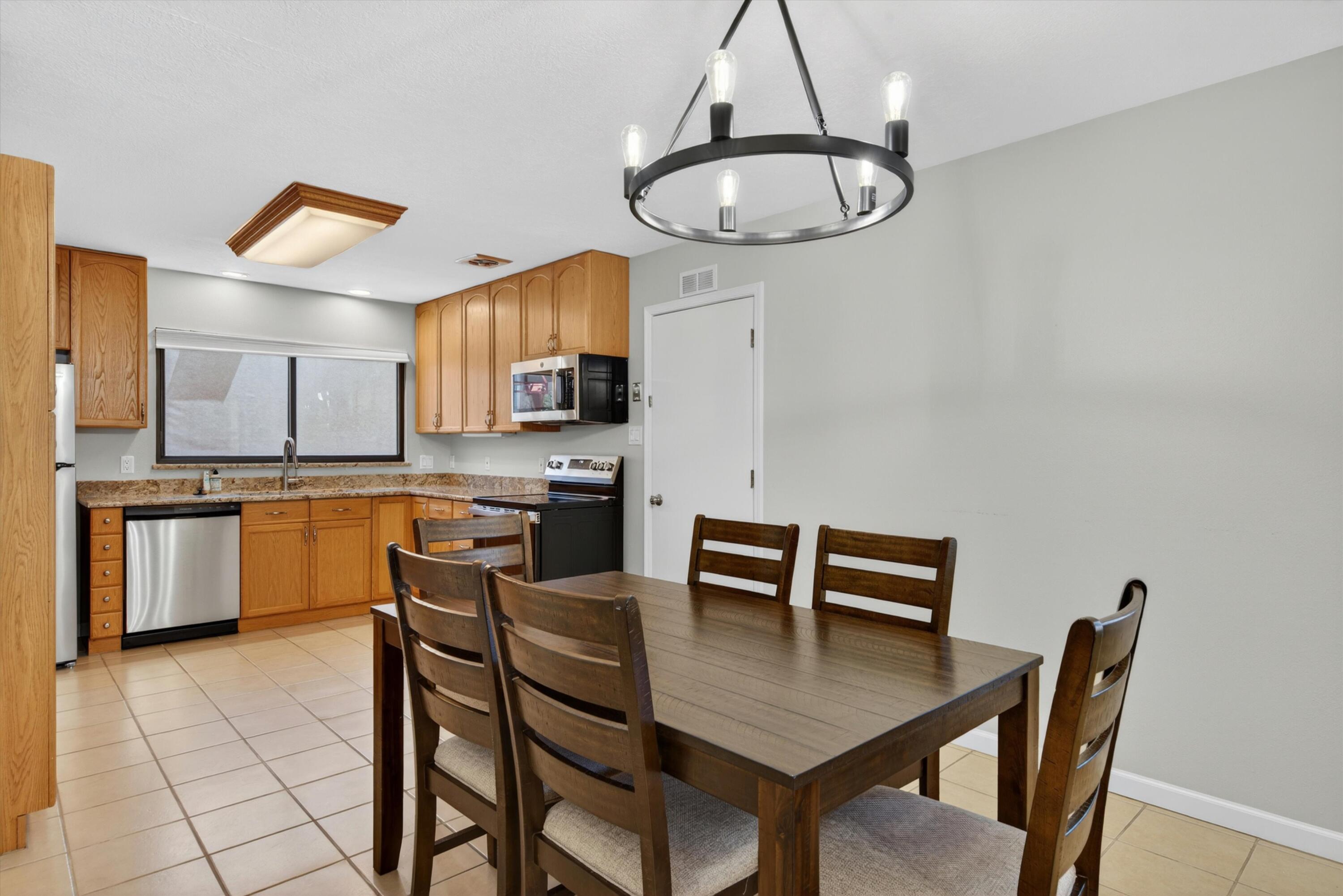 10513 Apache Avenue NE