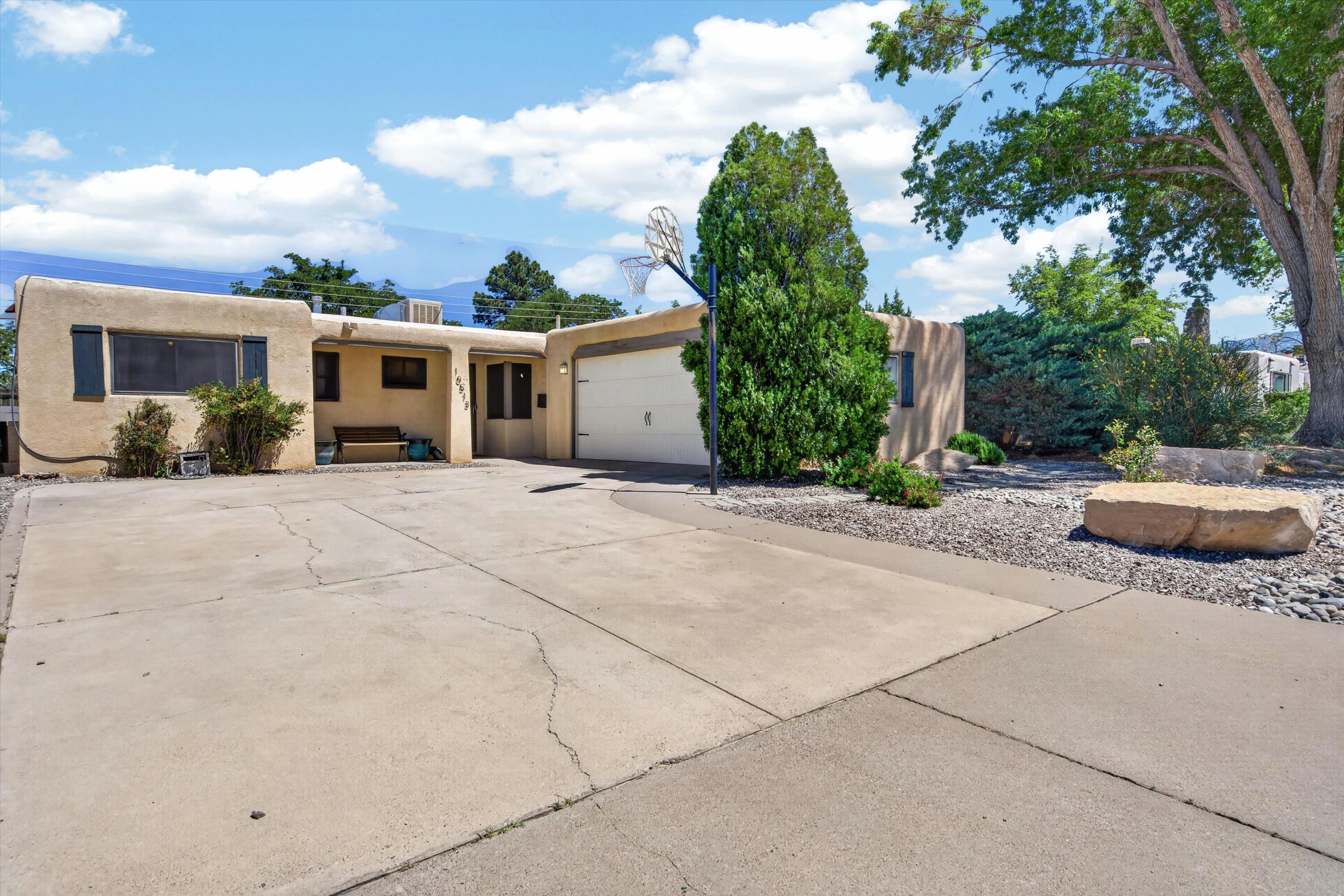 10513 Apache Avenue NE
