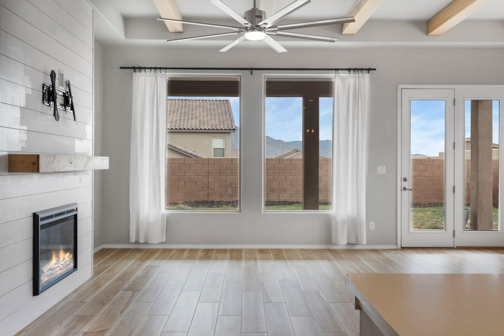6926 Cleary Loop NE