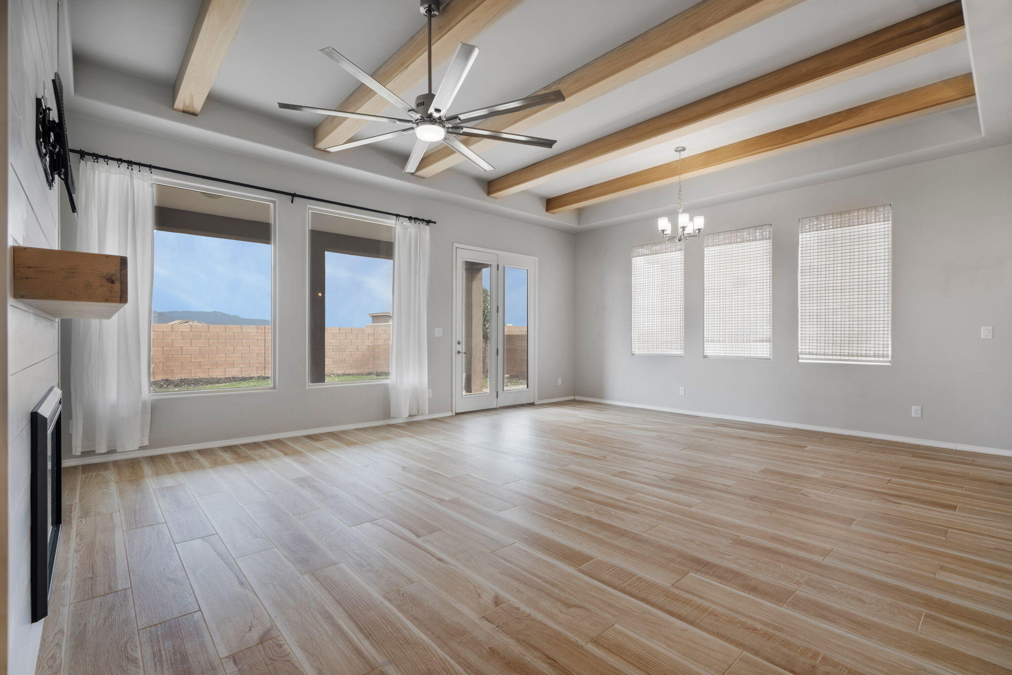 6926 Cleary Loop NE