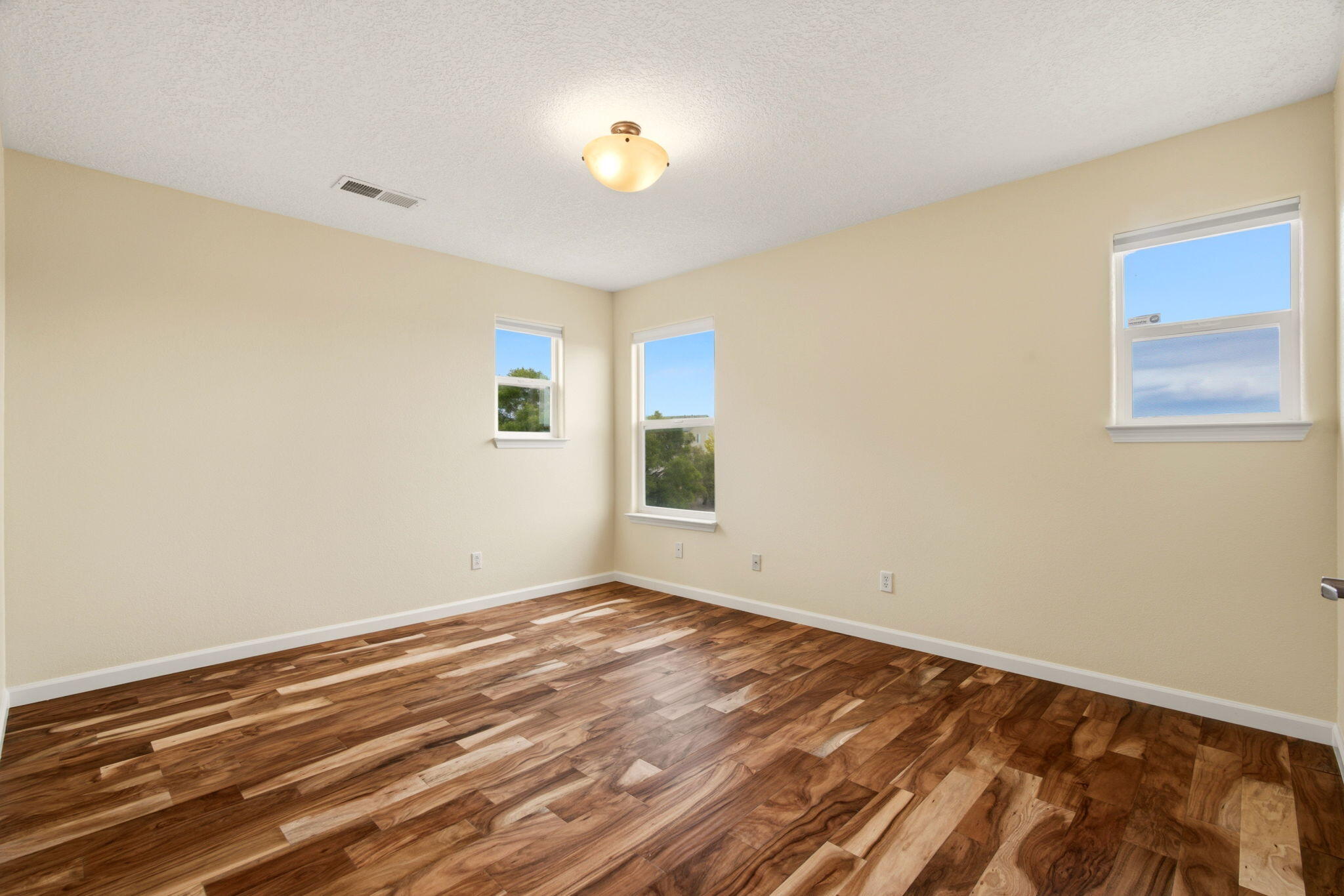 1105 Sugar Ridge Court SE