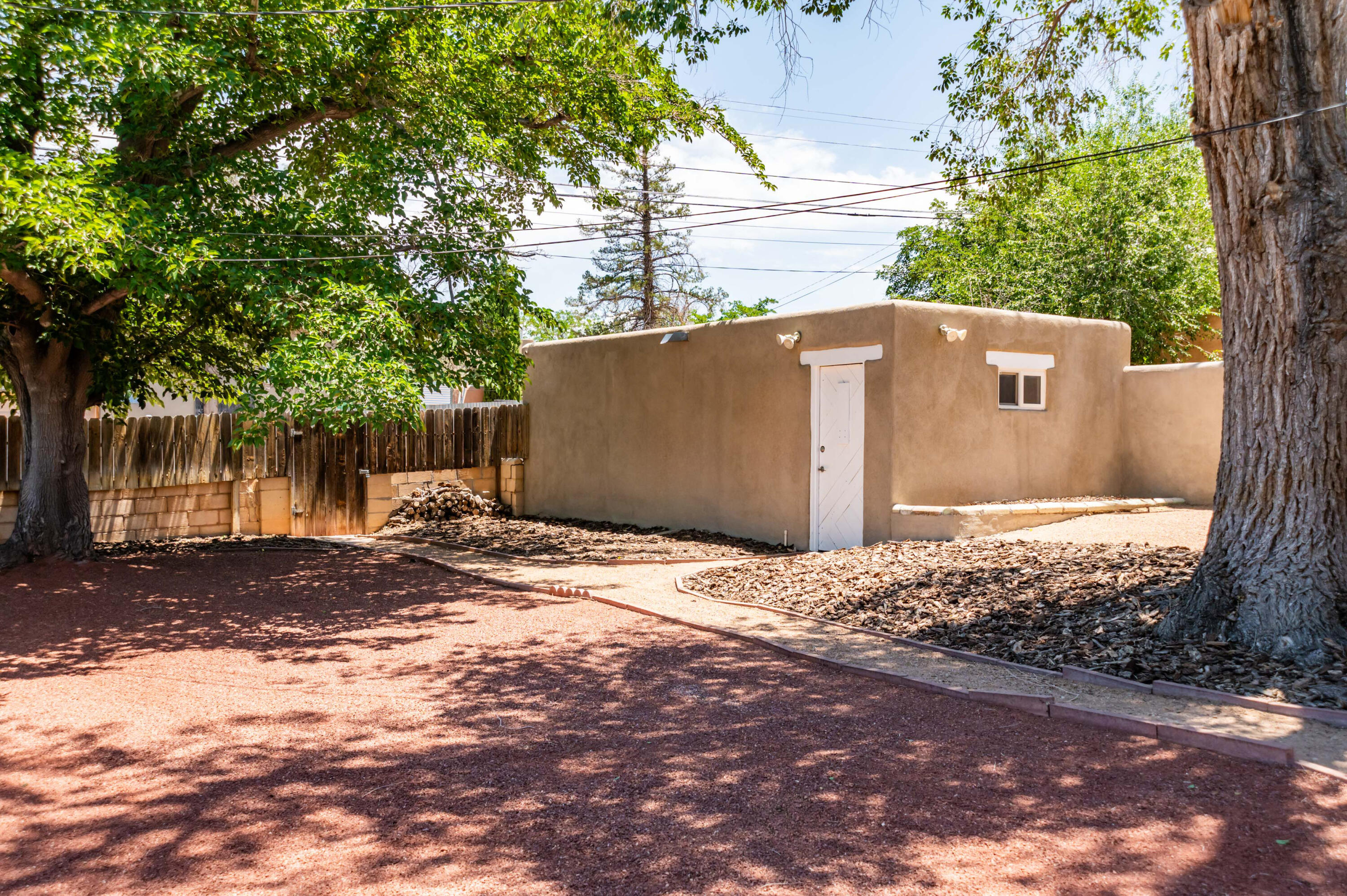 412 Wellesley Drive SE