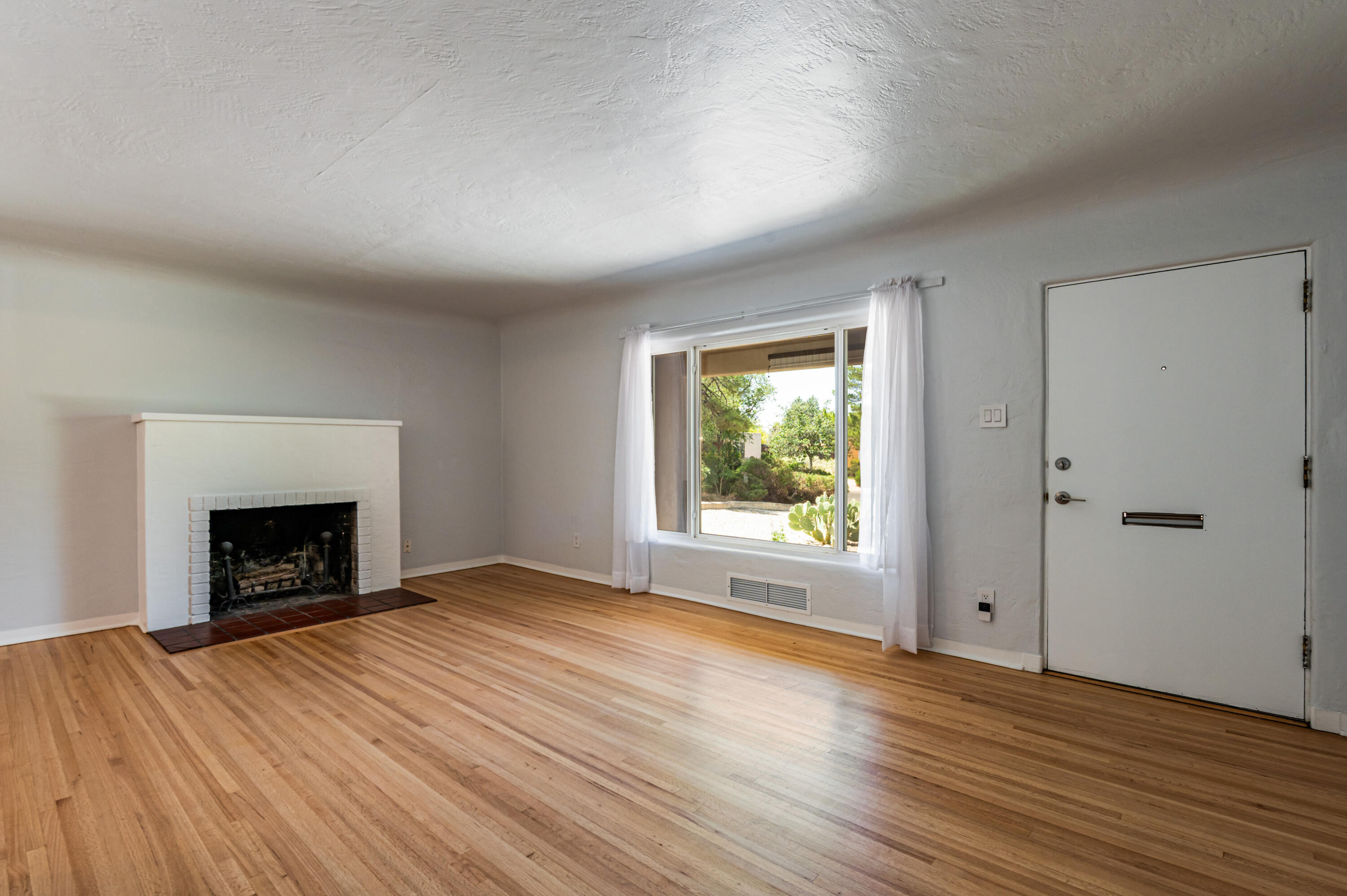 412 Wellesley Drive SE