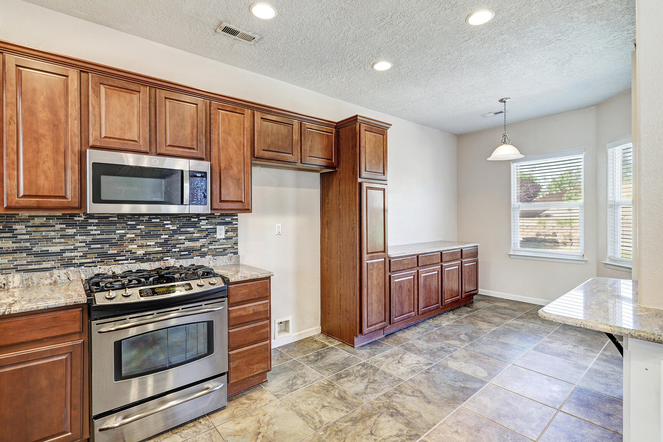 10101 Avenida Vista Sol NW