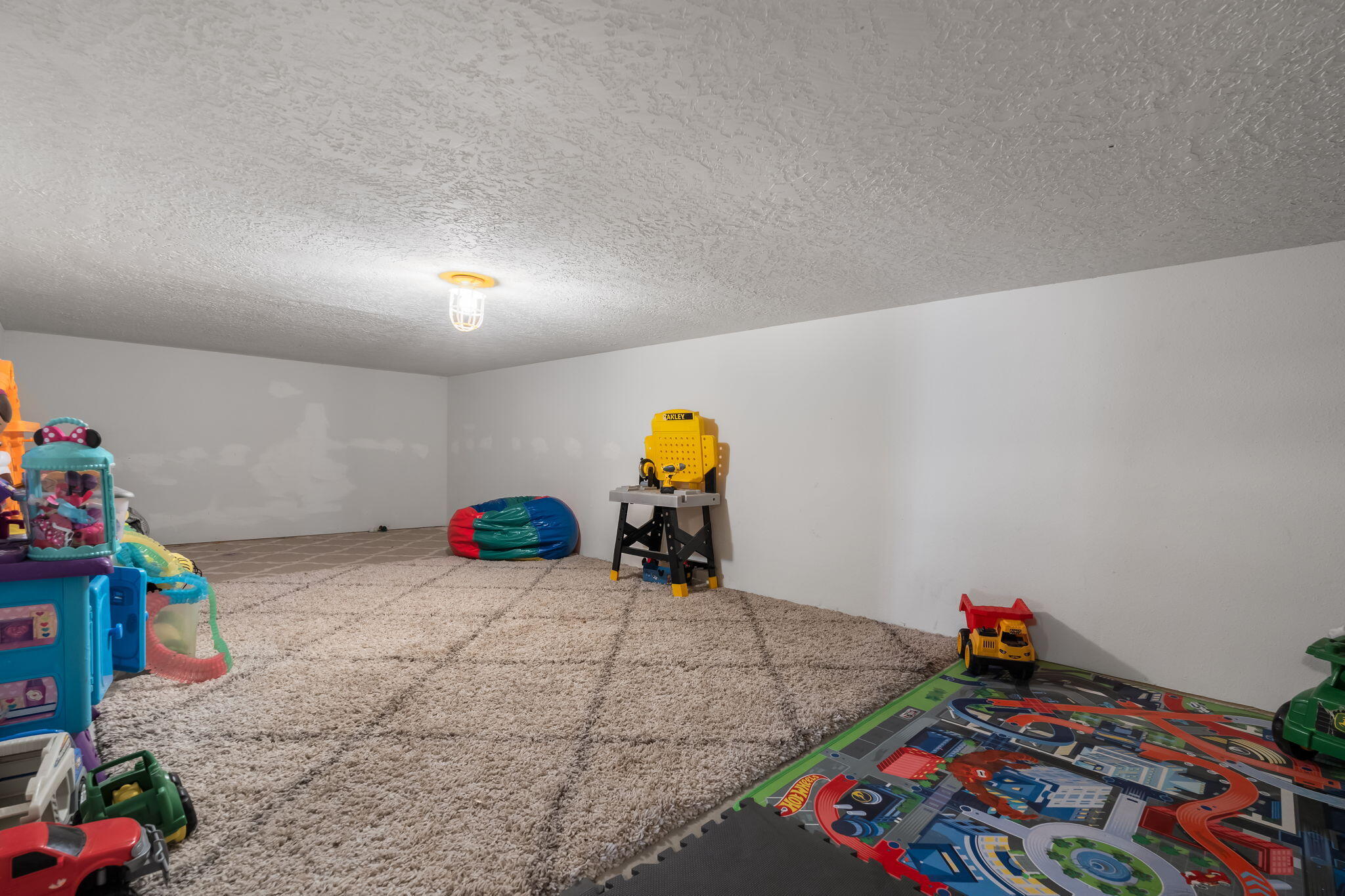 607 Willowbrook Lane