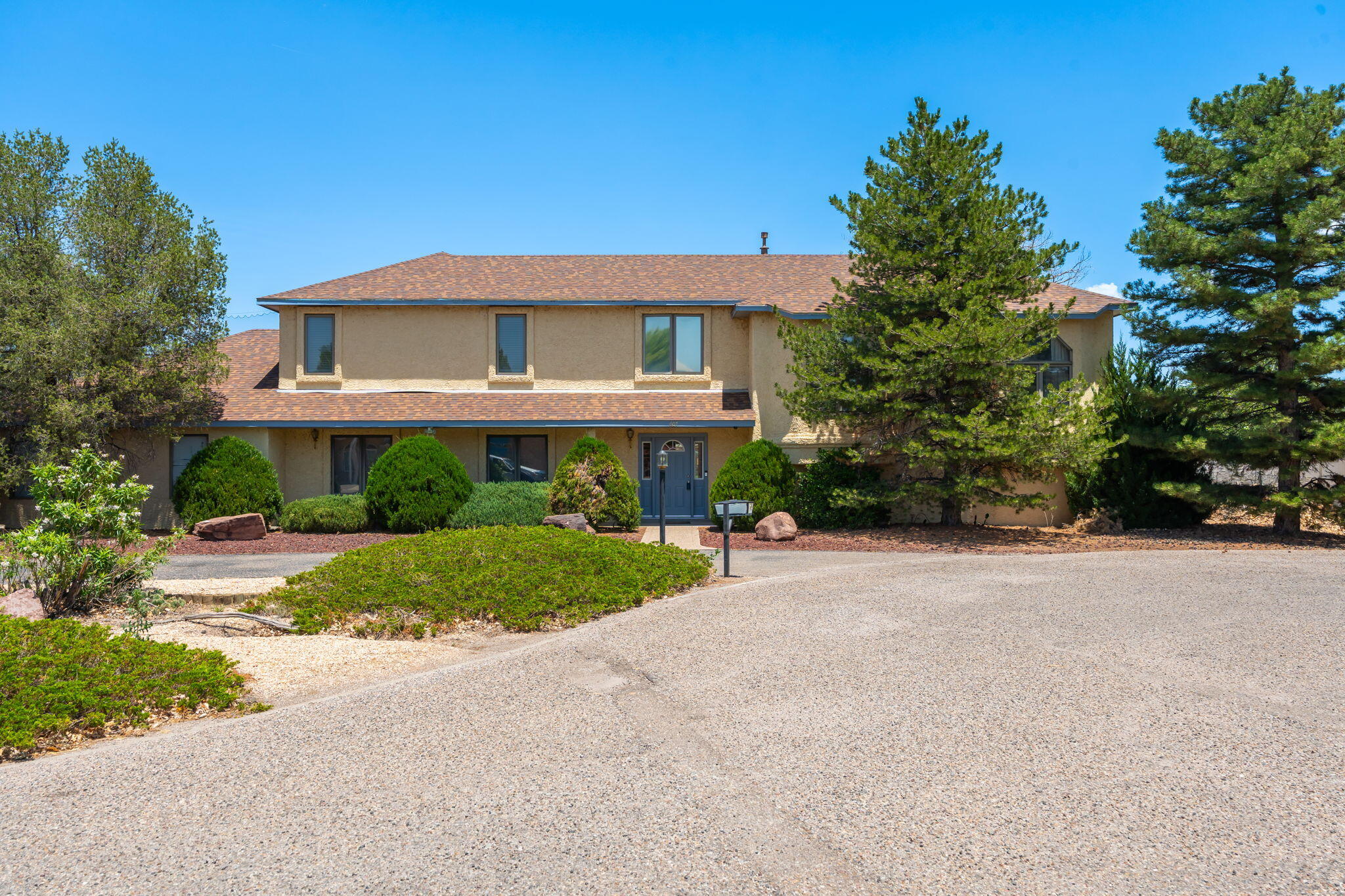 607 Willowbrook Lane