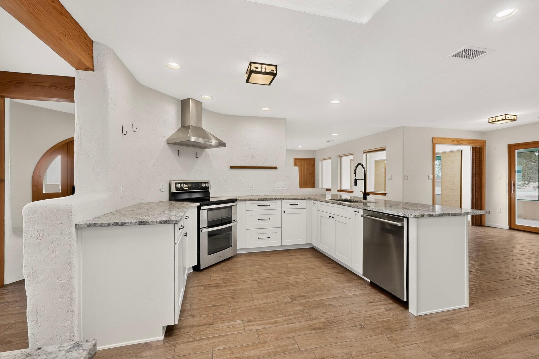16 Abajo Court