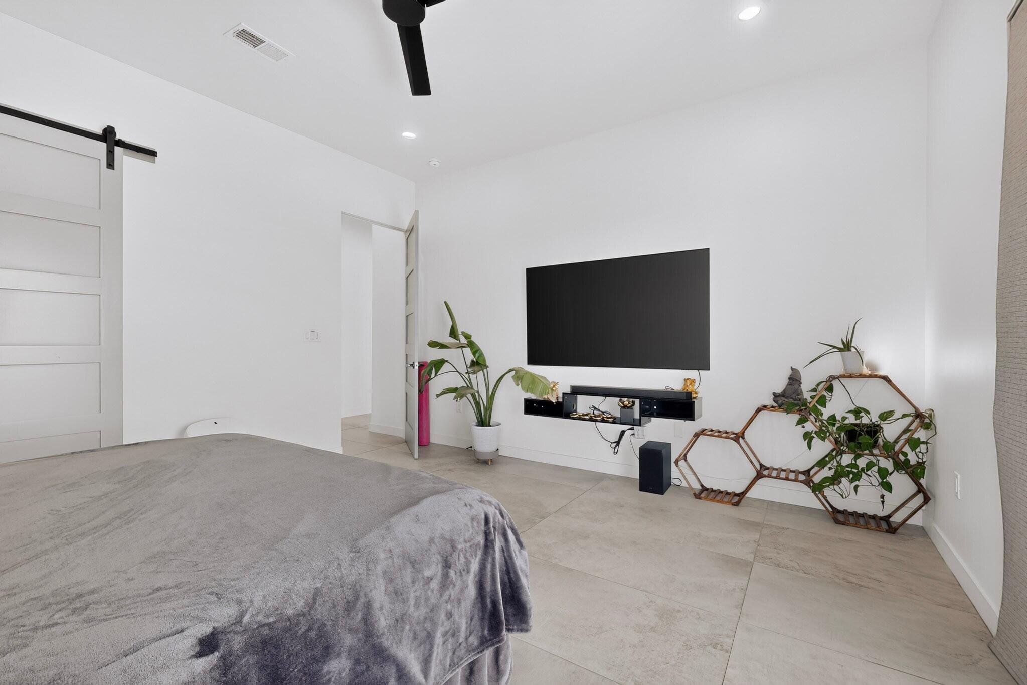 816 Villa Road SE