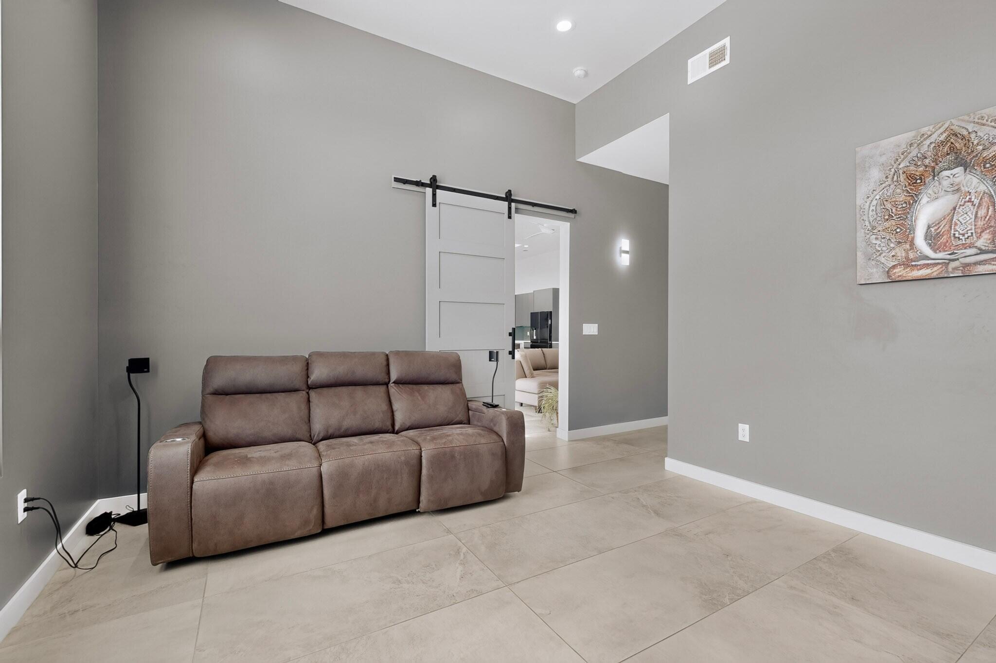 816 Villa Road SE