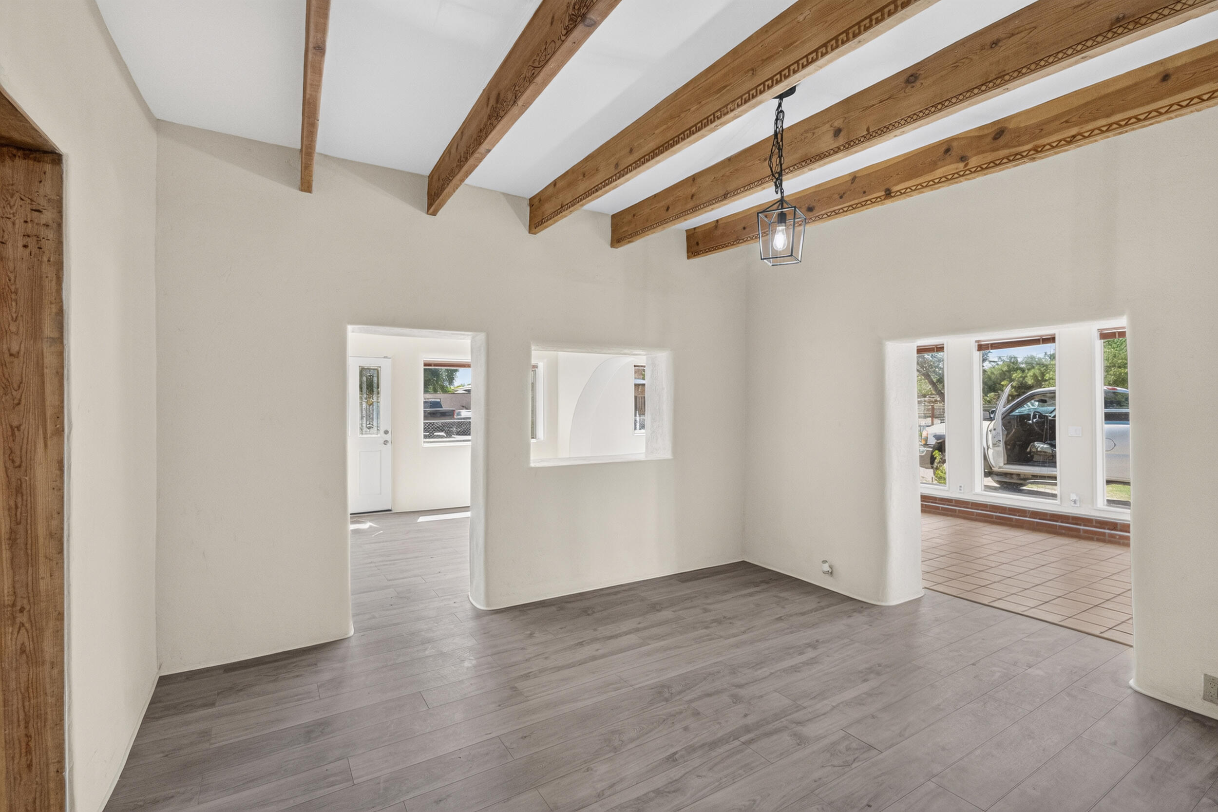 915 N Gabaldon Road