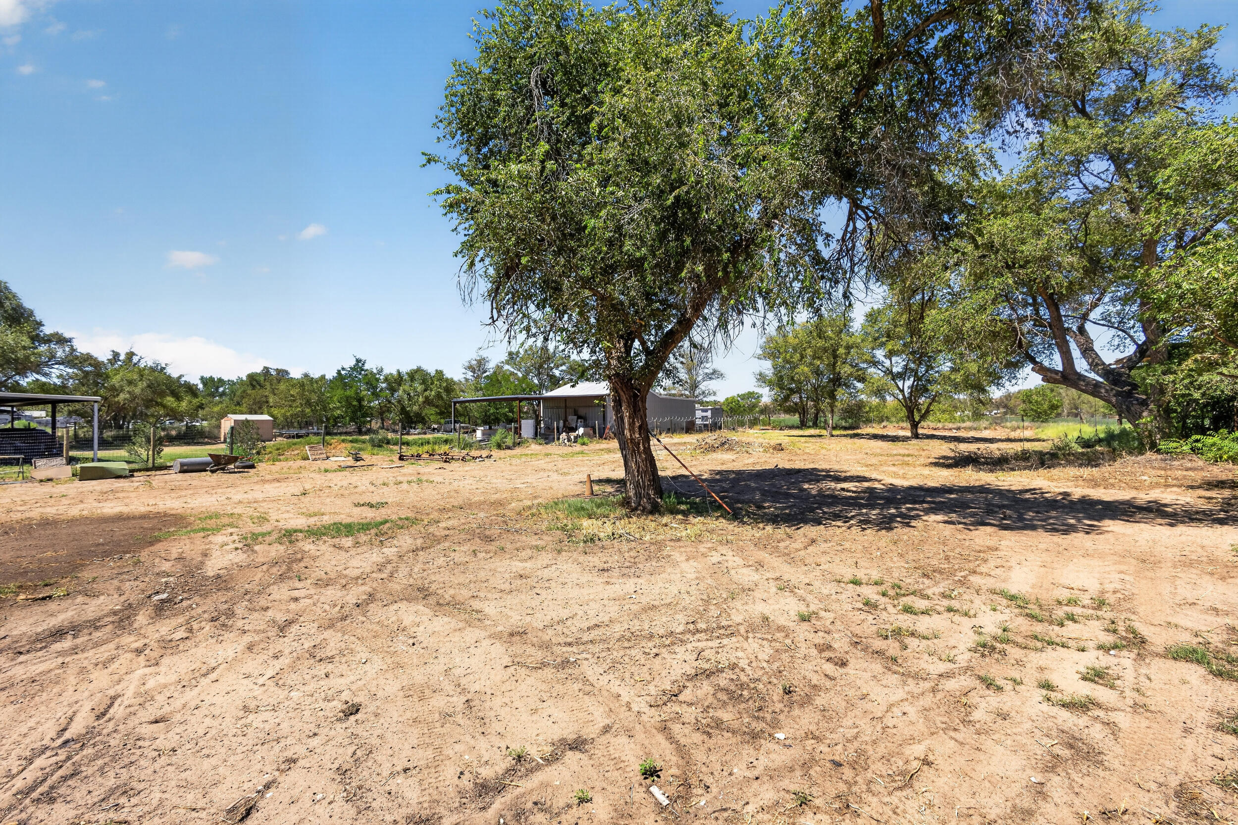 915 N Gabaldon Road