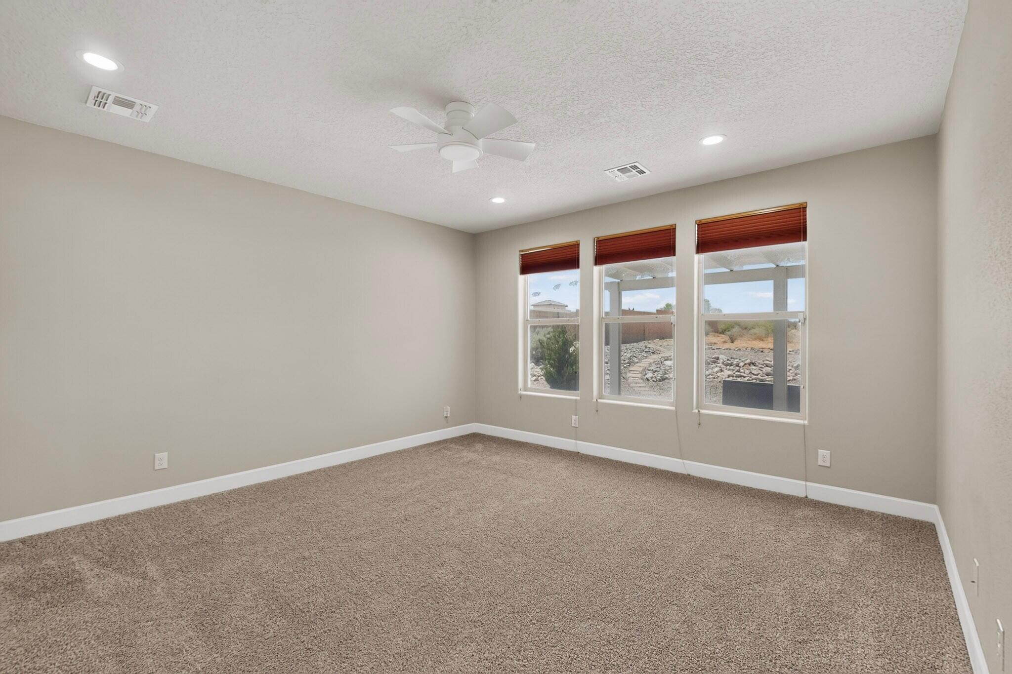3307 Icarian Court NE