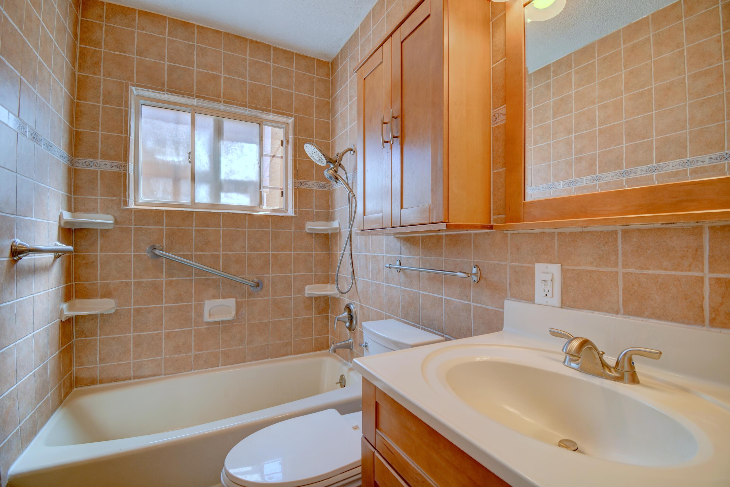 303 Tulane Drive SE