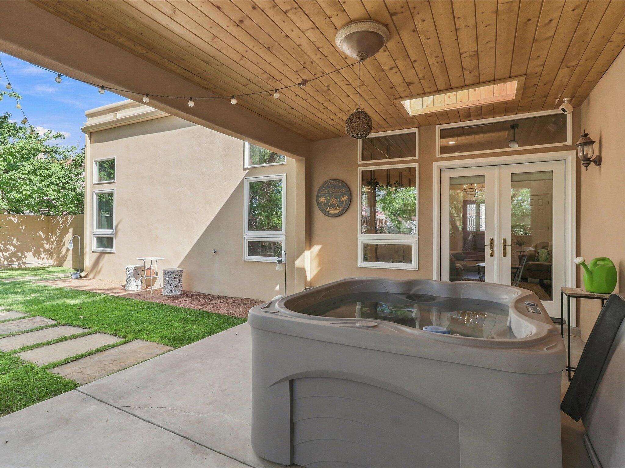 7516 Parkwood Drive NW